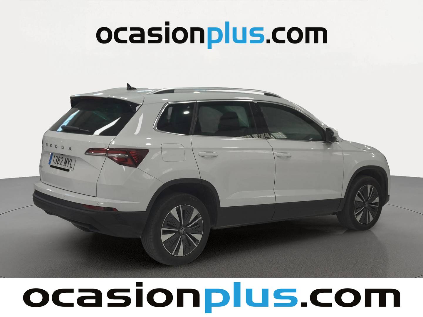 Foto trasera Skoda Karoq Skoda Karoq 1.0 TSI Selection (116 CV) derecha