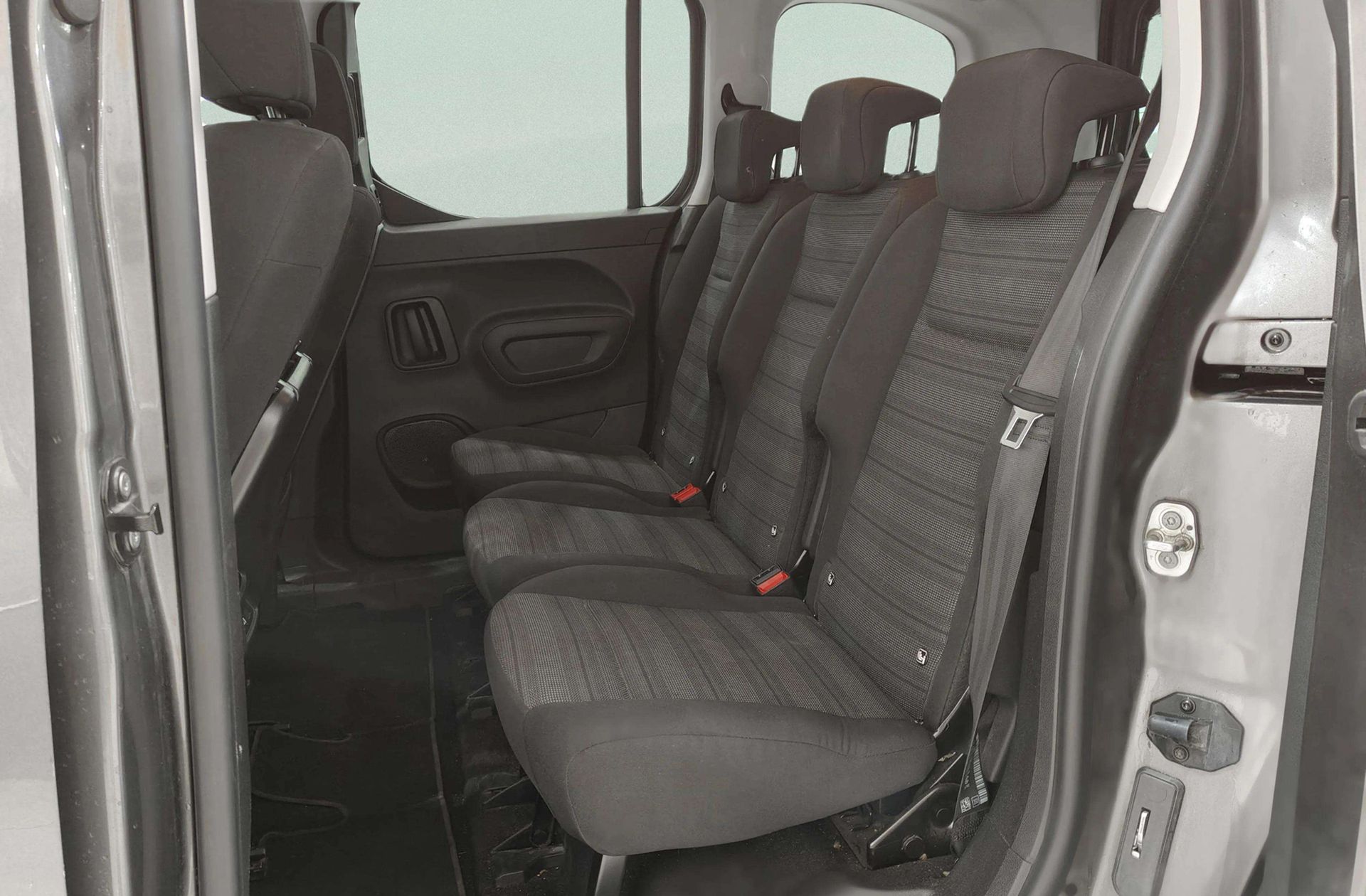 Opel Combo 1.5 TD Elegance Plus L - foto 13