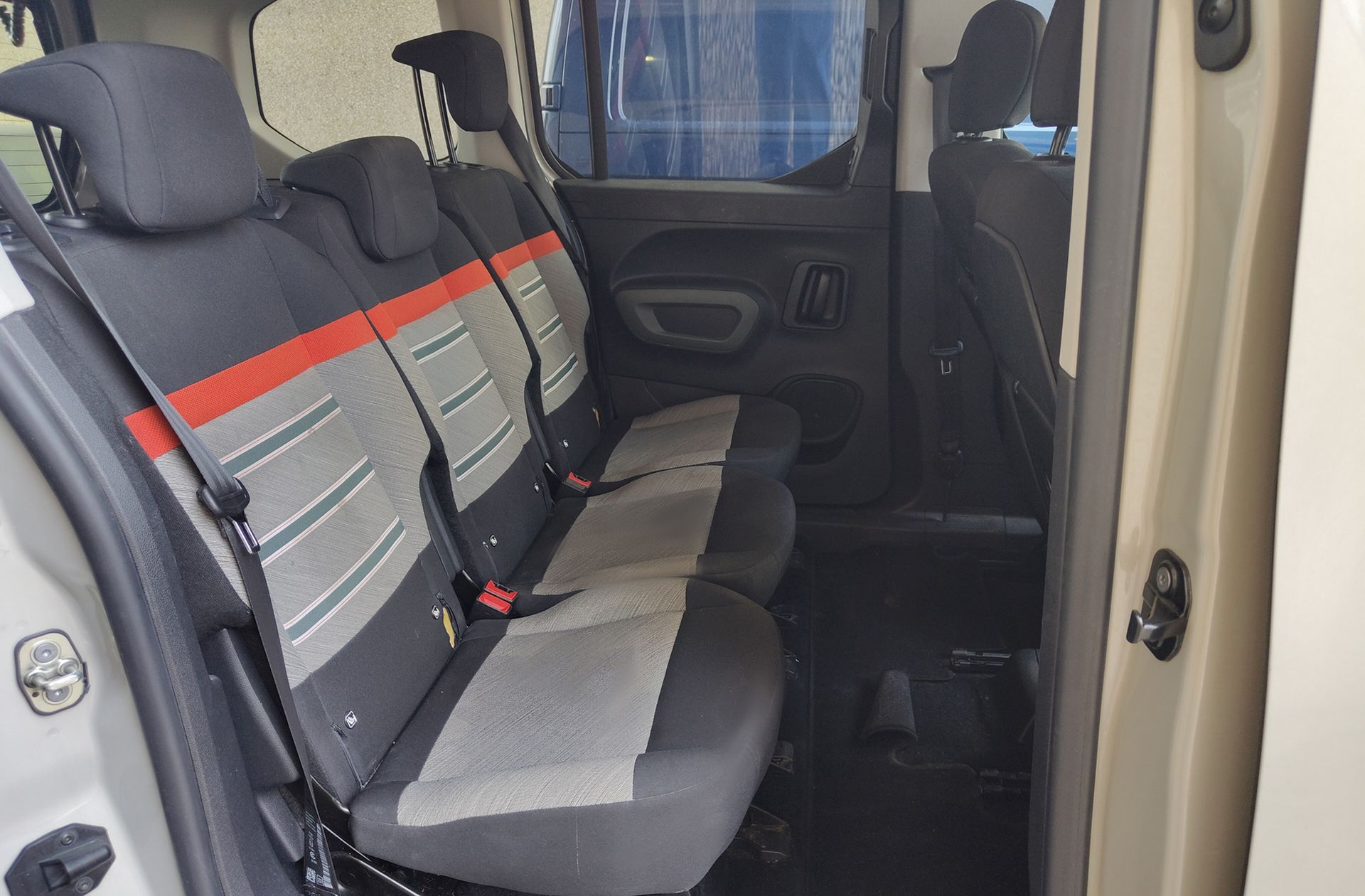 Citroën Berlingo BlueHDi 130 Talla M Shine - foto 16