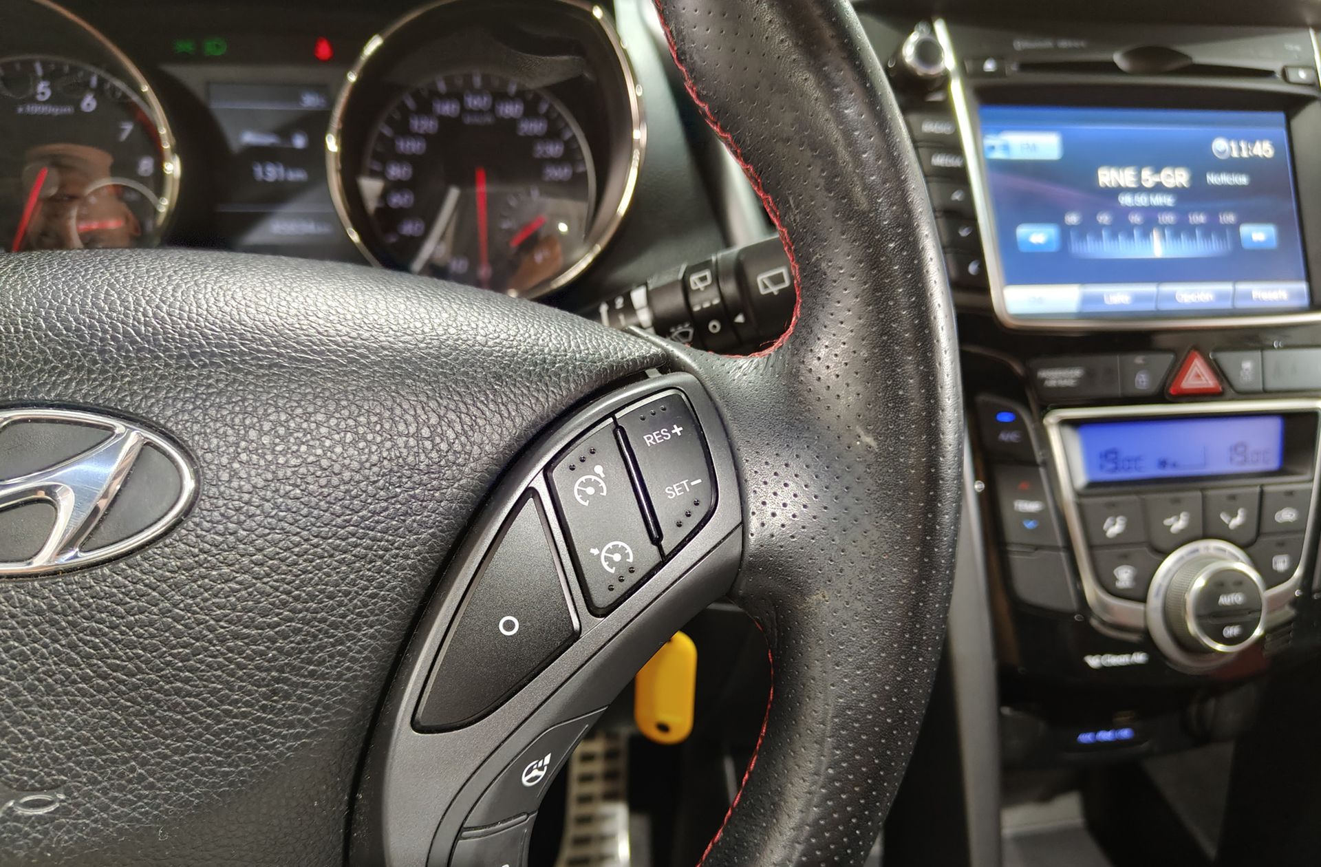 Hyundai i30 1.6 T-GDi Turbo Sky Nav - foto 27