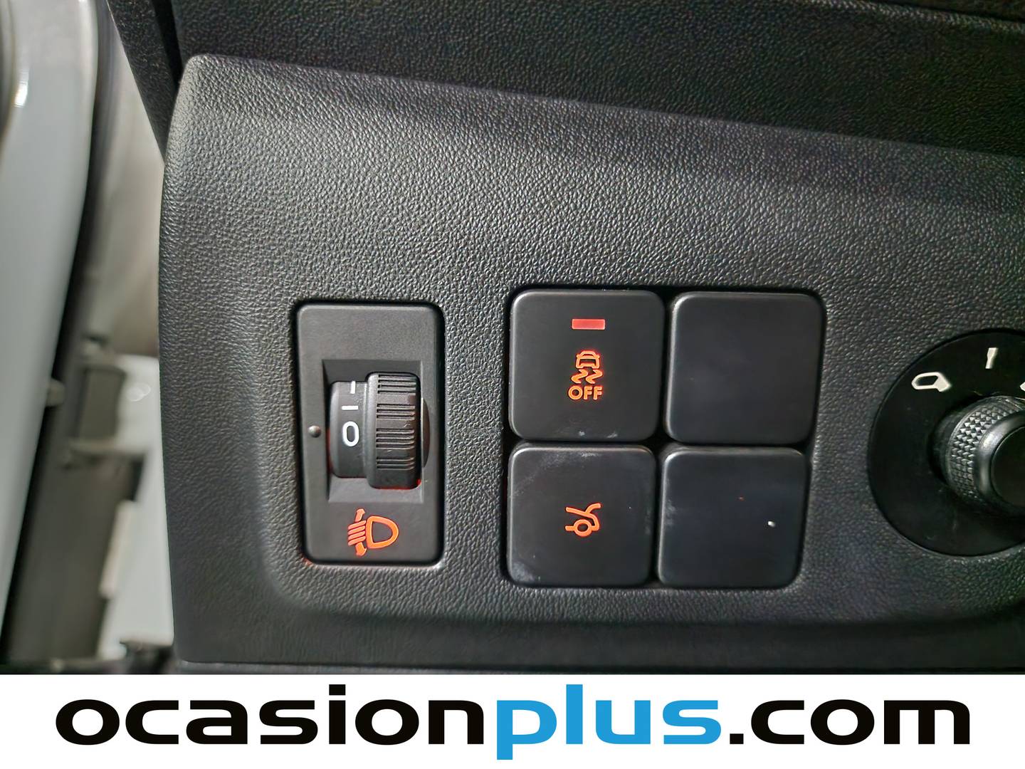 Equipamiento del Citroën C-Elysée Citroën C-Elysee PureTech 82 Exclusive (82 CV)