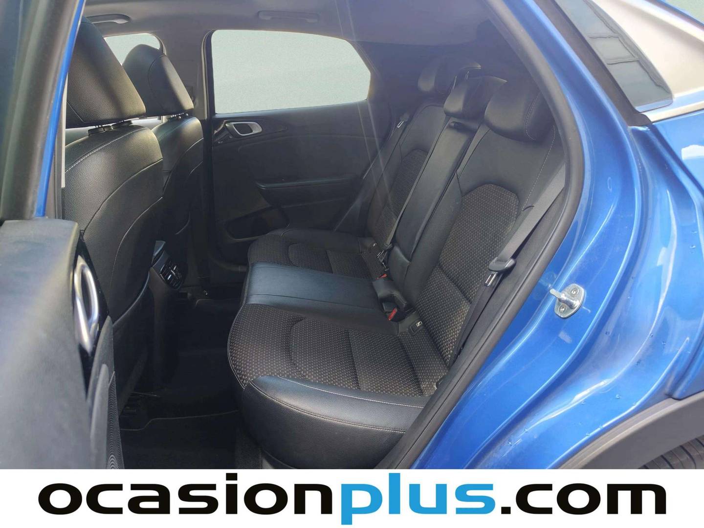 Foto asientos traseros KIA XCeed KIA XCeed 1.6 MHEV Emotion DCT (136 CV)