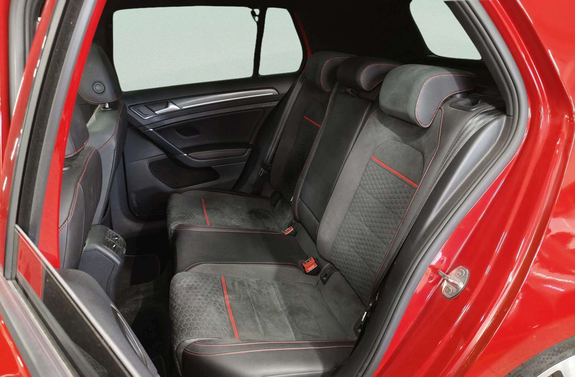 Volkswagen Golf GTI Performance 2.0 TSI DSG - foto 16