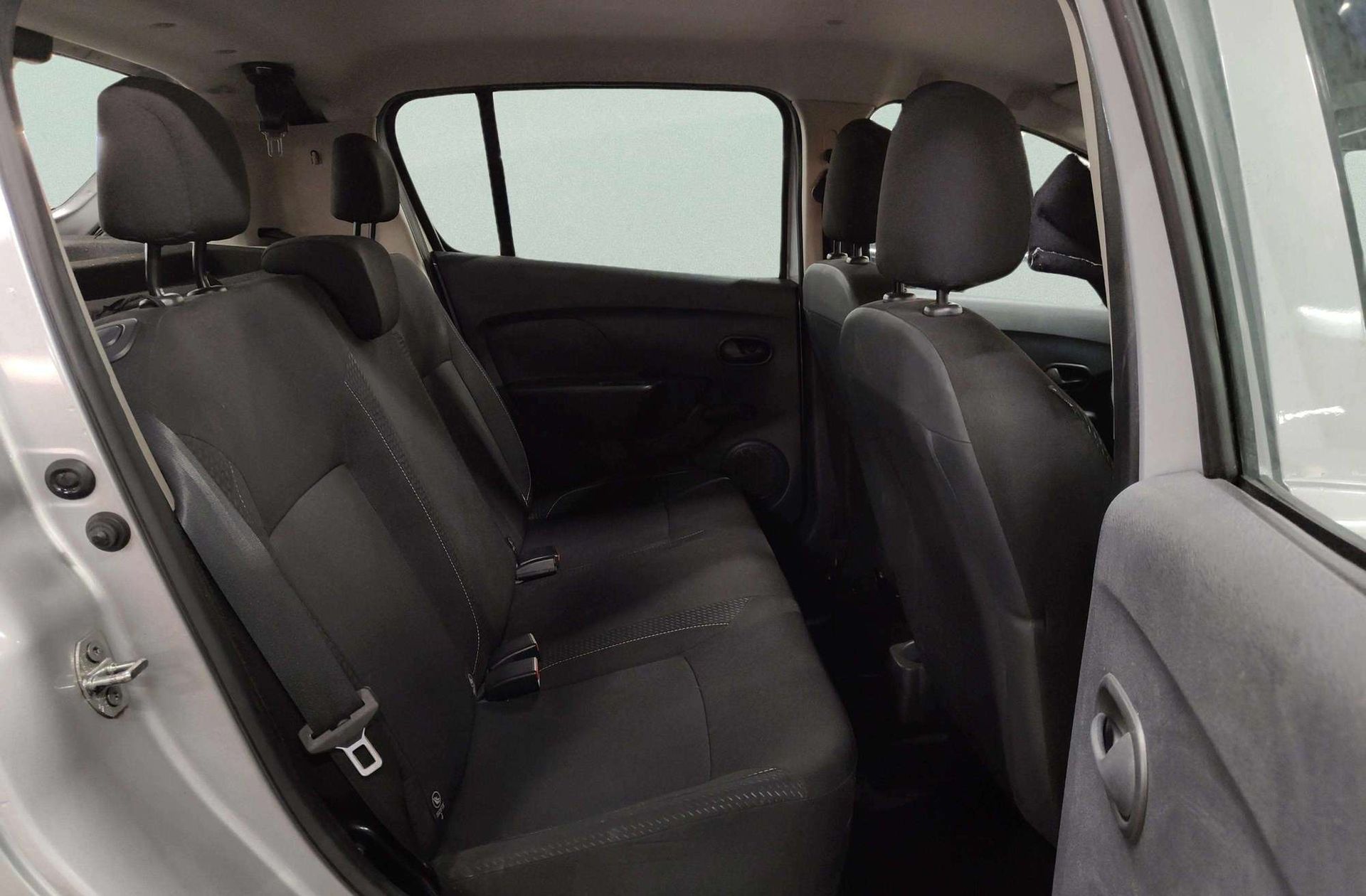 Dacia Sandero Ambiance dCi - foto 14