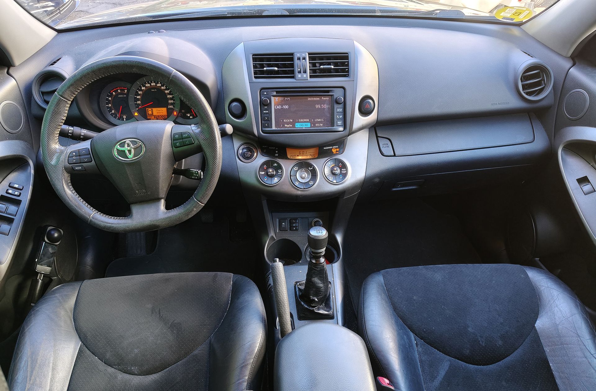 Toyota RAV4 2.2D-4D Advance 4x2 - foto 6