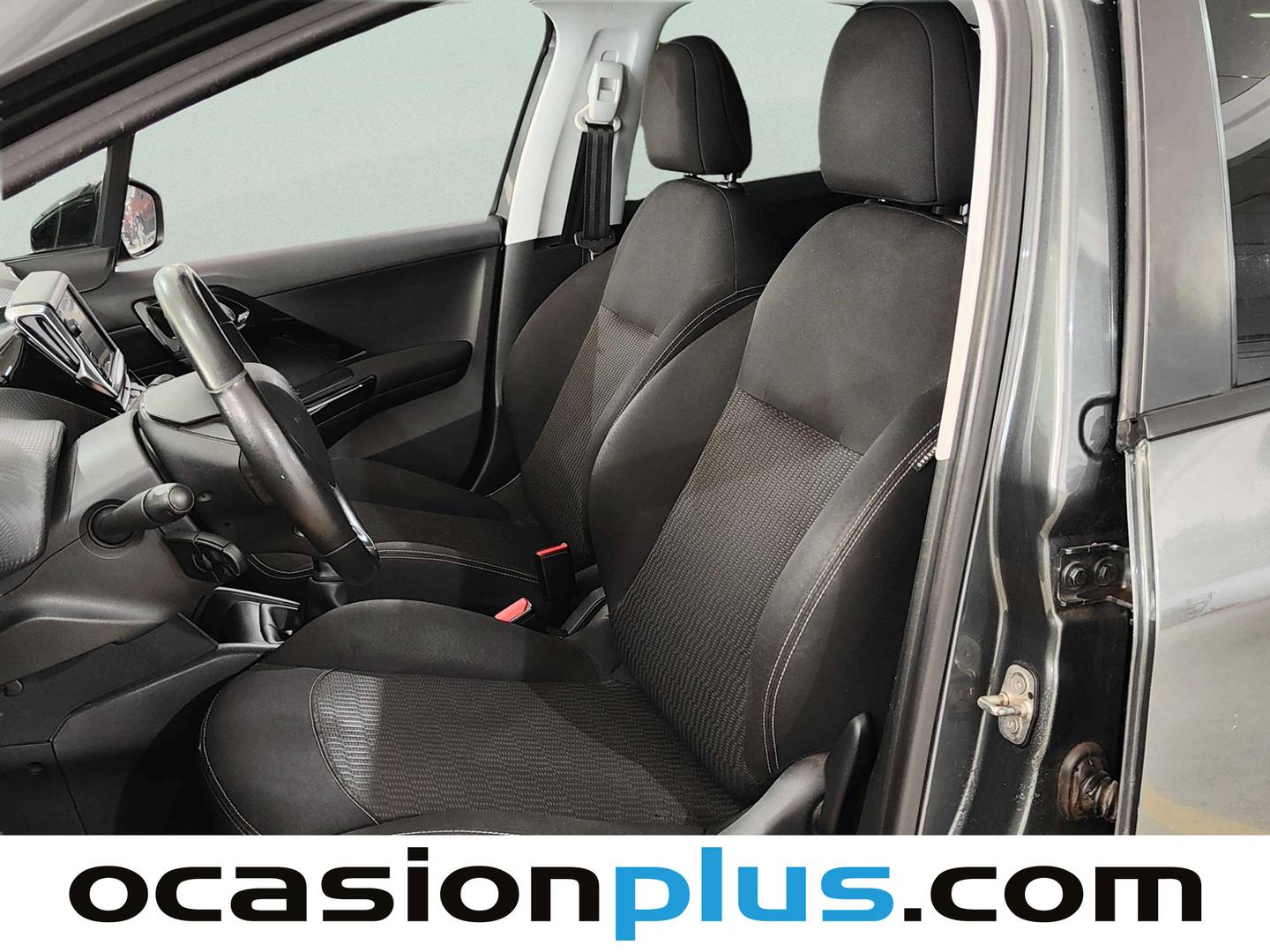 Foto asientos delanteros Peugeot 208 Peugeot 208 1.2L PureTech Style S (82 CV)