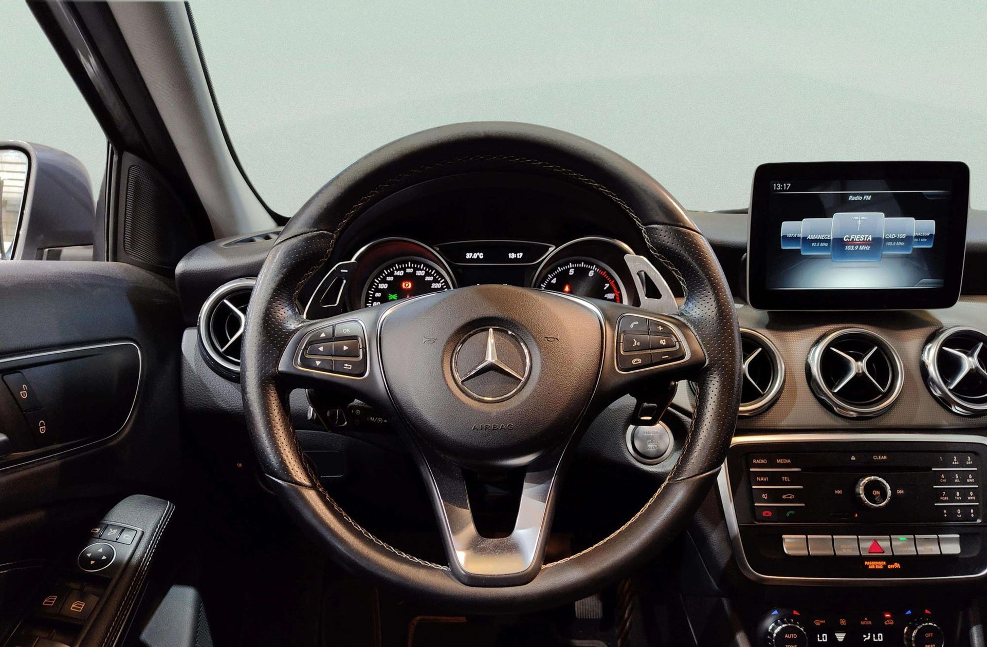 Mercedes-Benz GLA 200 - foto 23