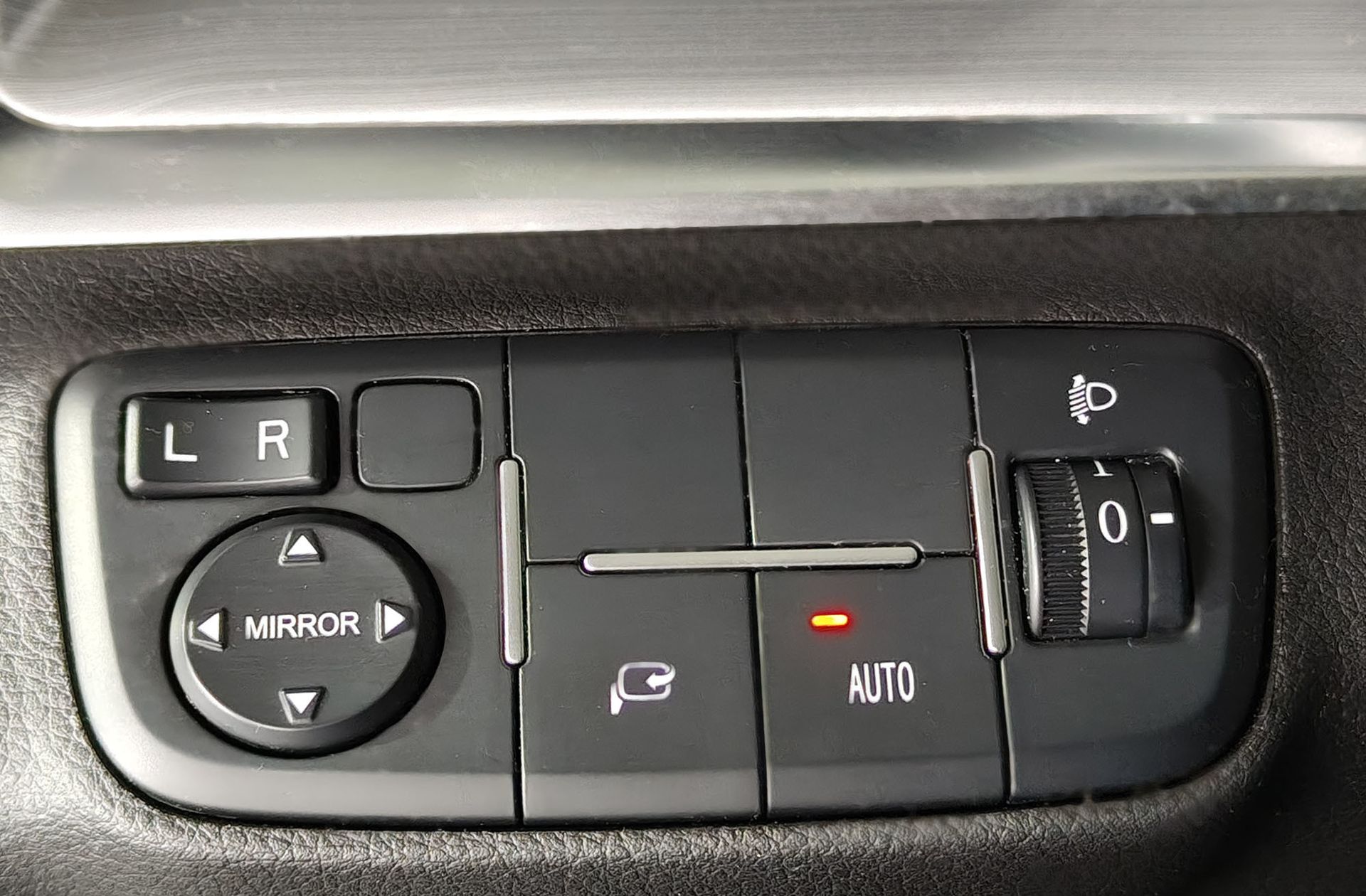 SWM G01 1.5T Luxury - foto 10