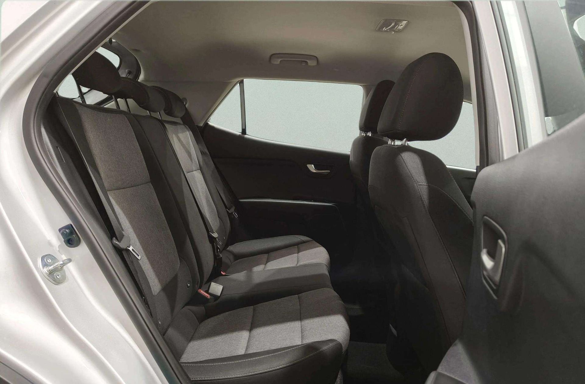 Kia Stonic 1.0 T-GDi MHEV Concept - foto 16