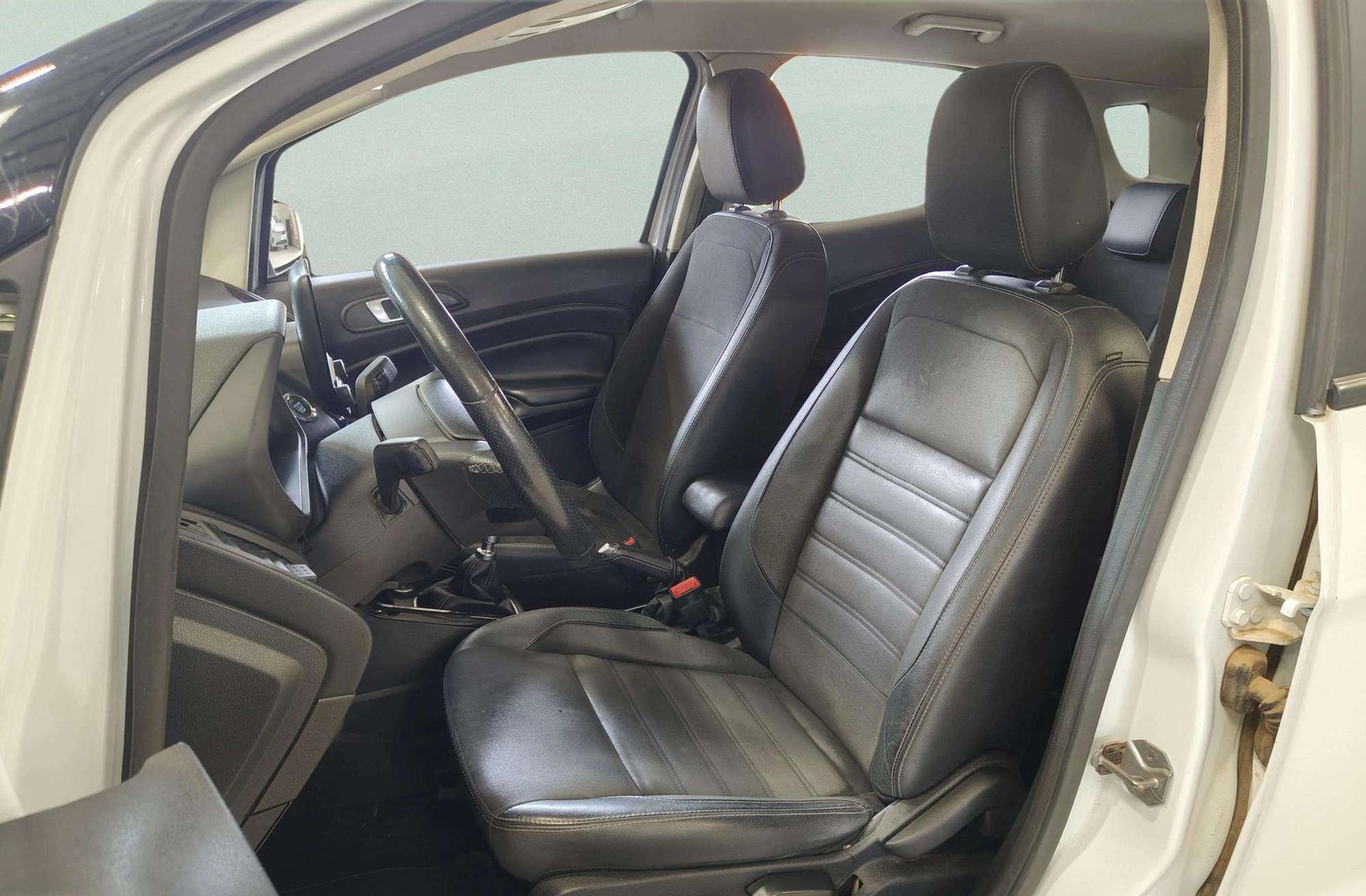 Ford EcoSport 1.0T EcoBoost ST Line - foto 10