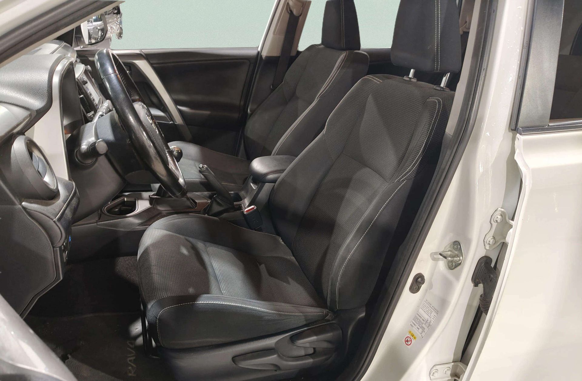 Toyota RAV4 150D Advance Pack Drive 2WD - foto 9