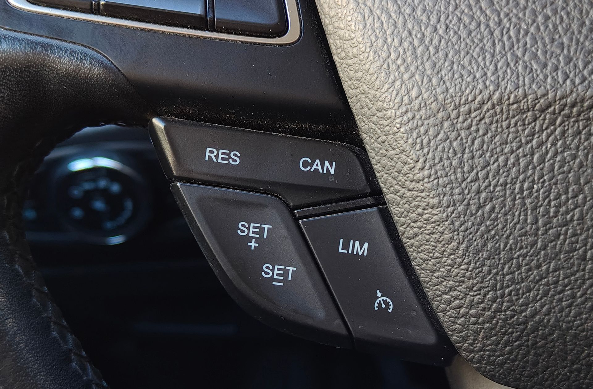 Ford EcoSport 1.0T EcoBoost Titanium - foto 22