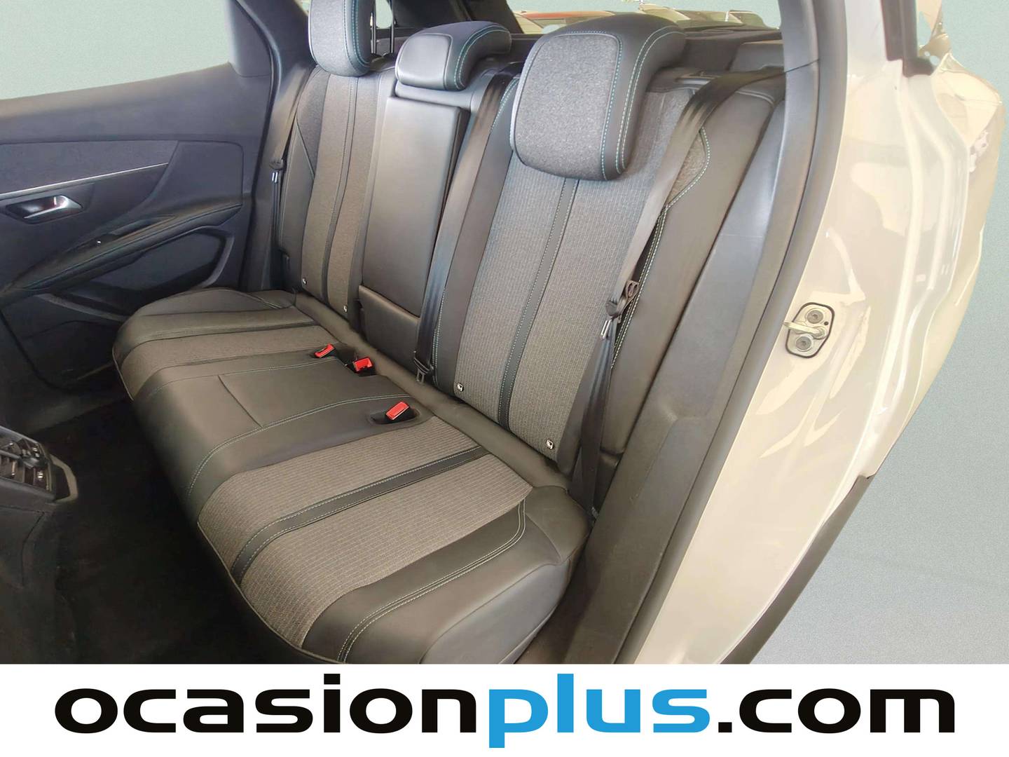 Foto Peugeot 3008 Hybrid Peugeot 3008 300 Allure Pack e-EAT8 (300 CV)