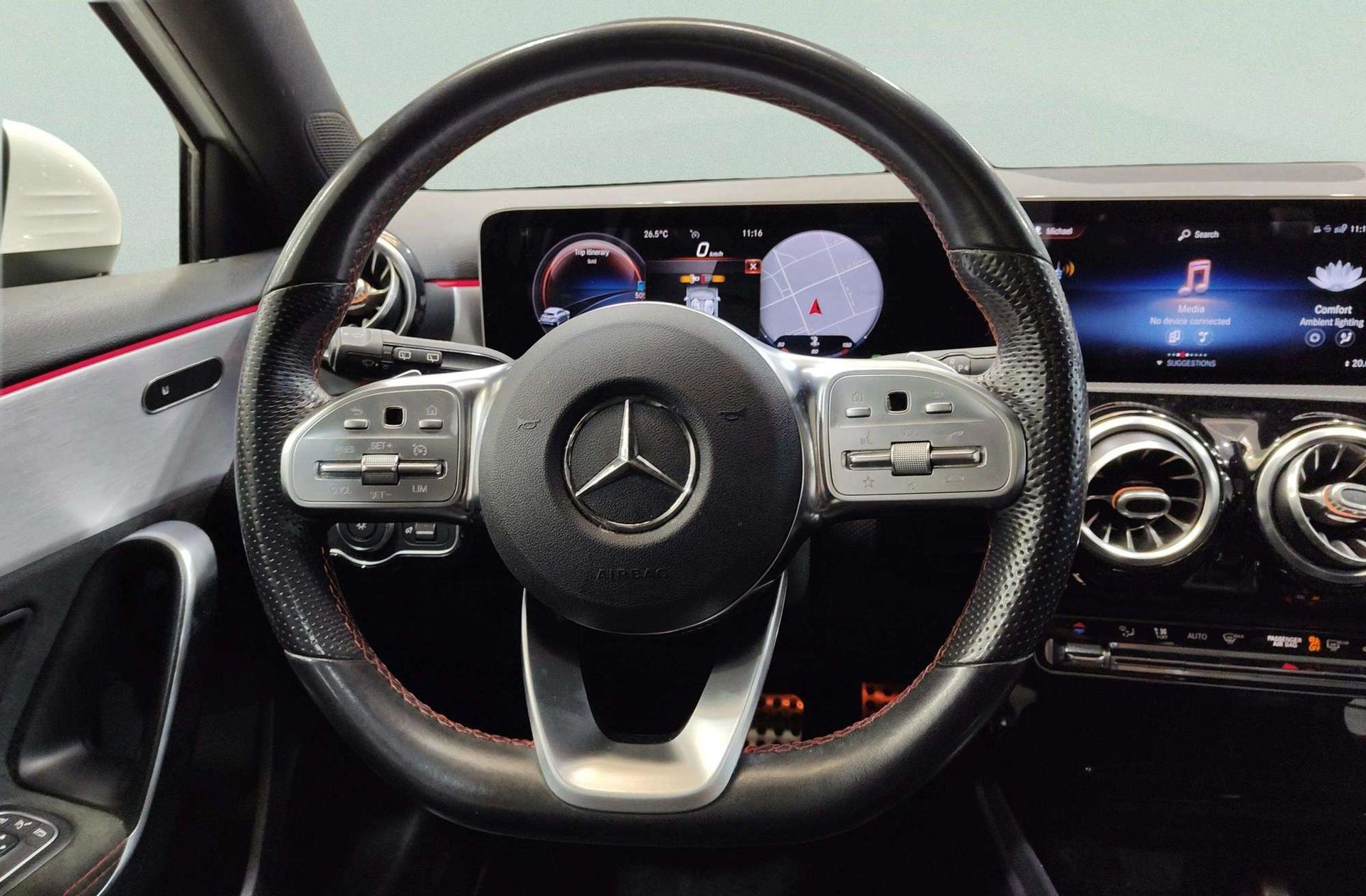 Mercedes-Benz Clase A 180 d Paquete AMG - foto 30