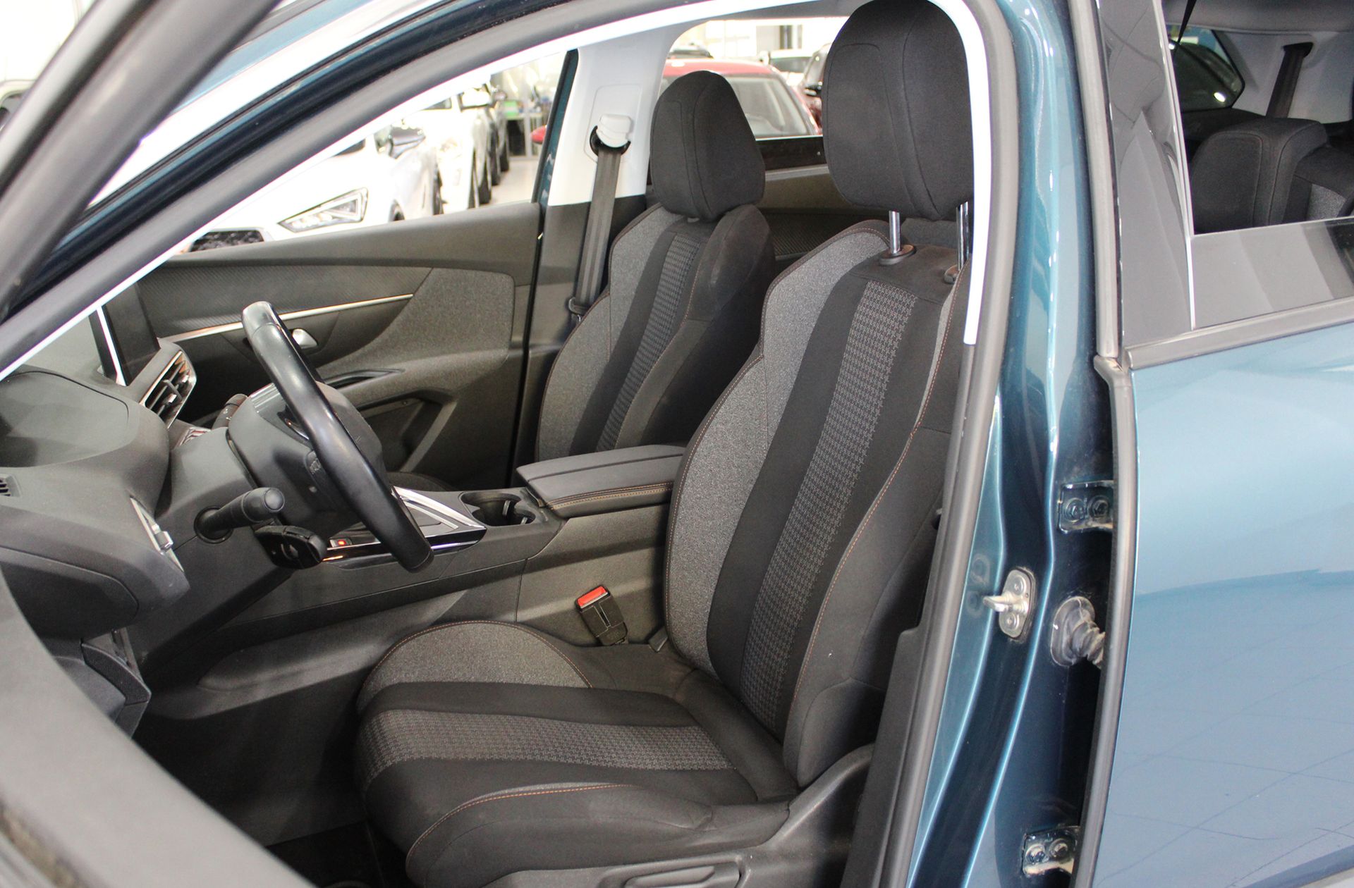 Peugeot 5008 PureTech 130 Active - foto 12