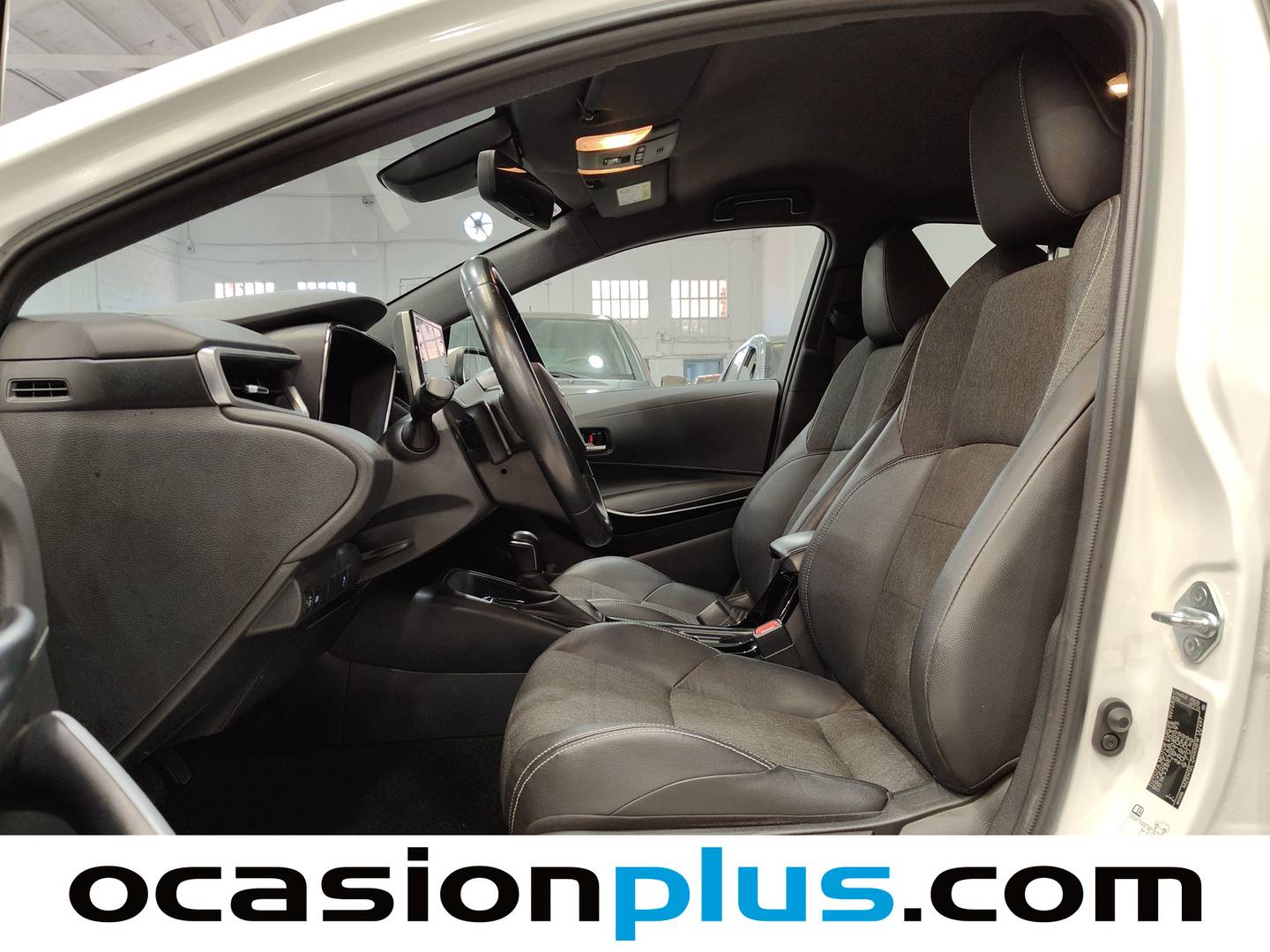 Foto asientos delanteros Toyota Corolla Toyota Corolla 2.0 180H Style E-CVT (180 CV)