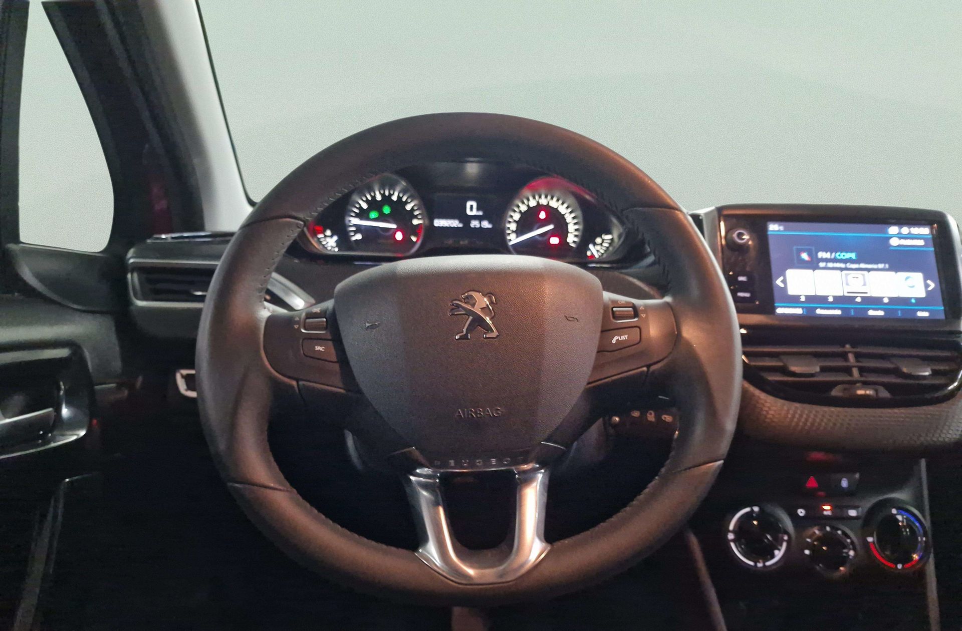 Peugeot 208 PureTech Signature - foto 21
