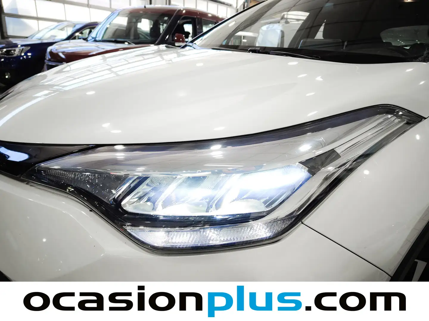Foto Toyota C-HR Toyota C-HR 1.8 125H Advance  (122 CV)