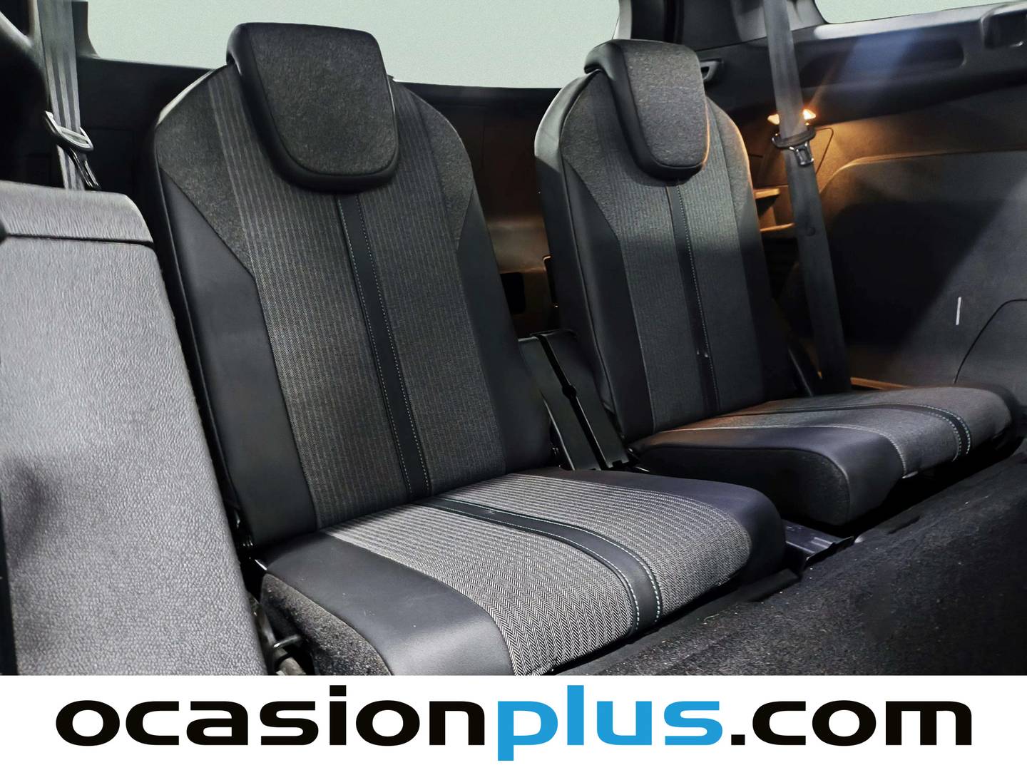 Foto asientos delanteros Peugeot 5008 Peugeot 5008 PureTech 130 S&S Allure Pack (130 CV) 7 Plazas