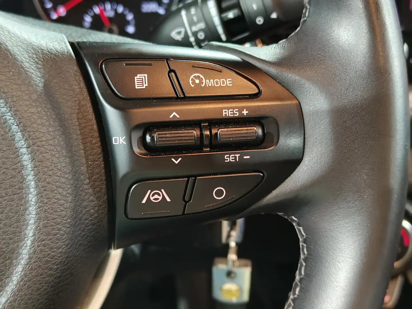 Foto KIA Stonic Kia Stonic 1.0 T-GDi MHEV Drive iMT (100 CV)