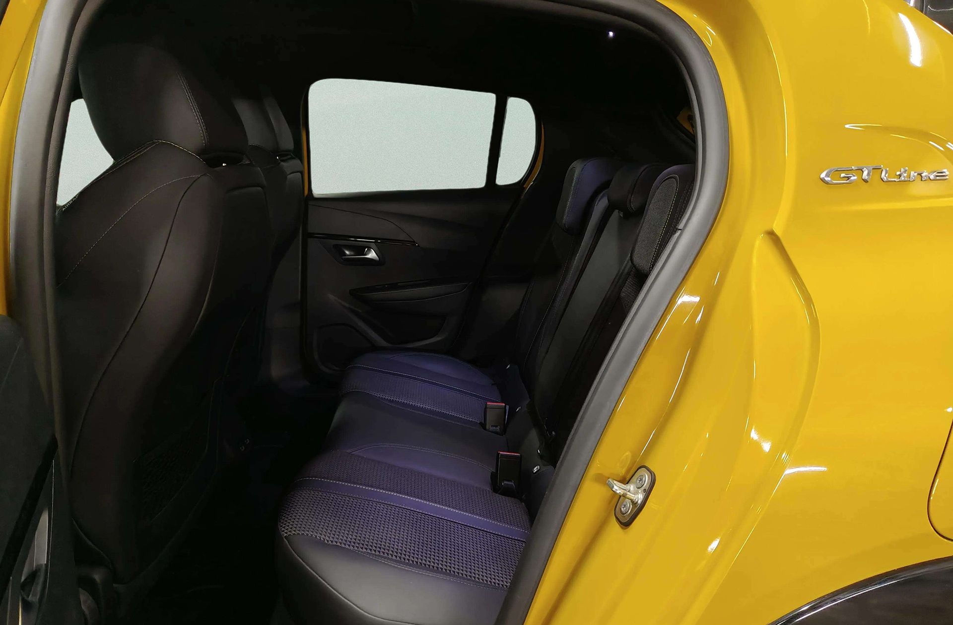 Peugeot 208 PureTech 130 GT Line EAT8 - foto 14