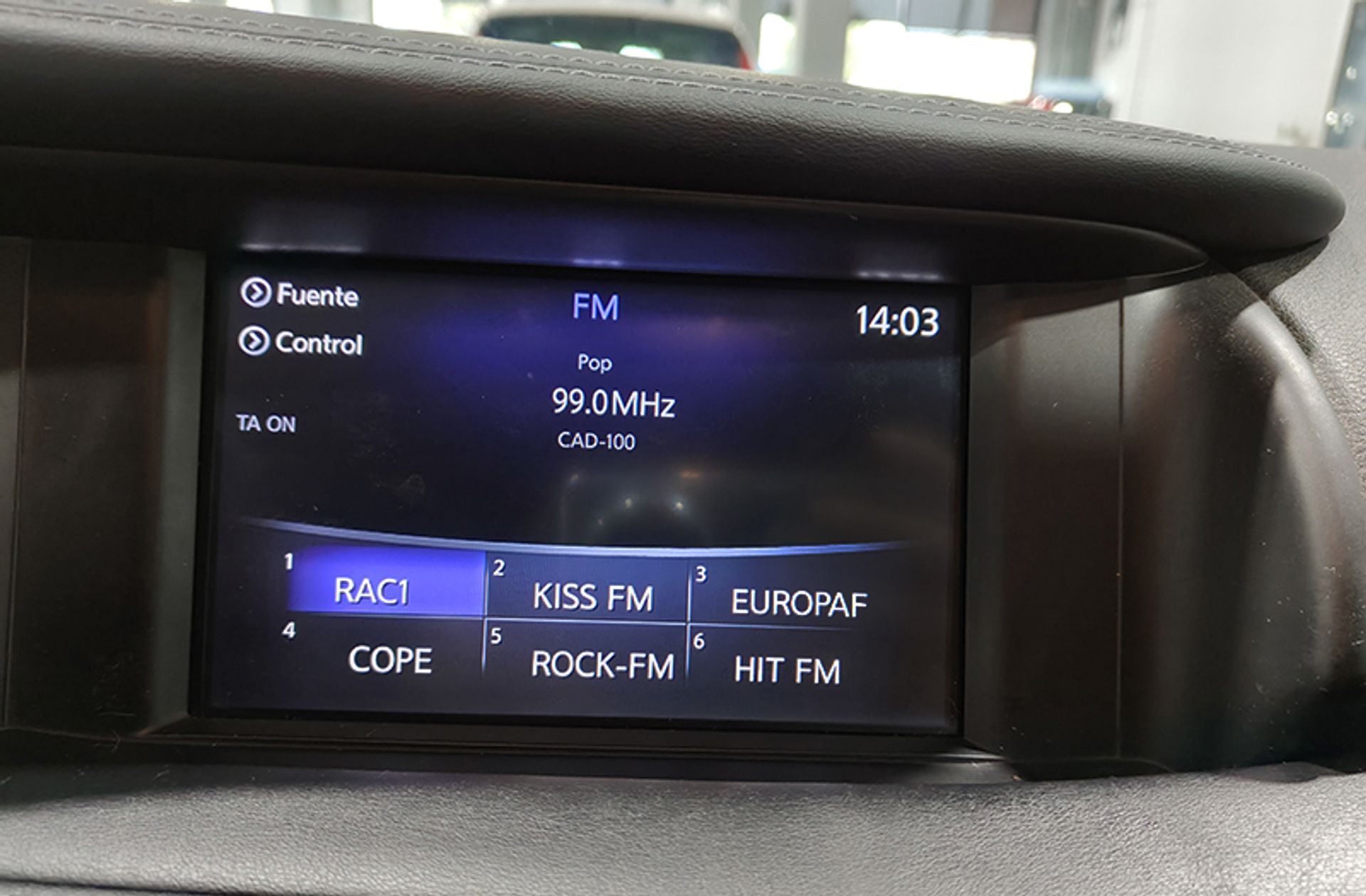 Infiniti Q30 1.6T Premium - foto 29