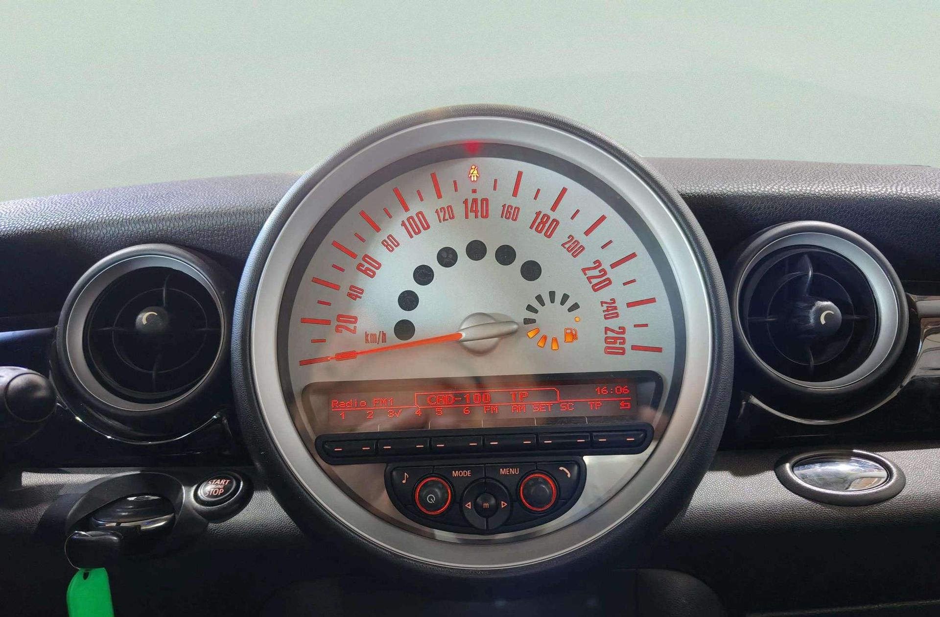 MINI Cooper One D - foto 28