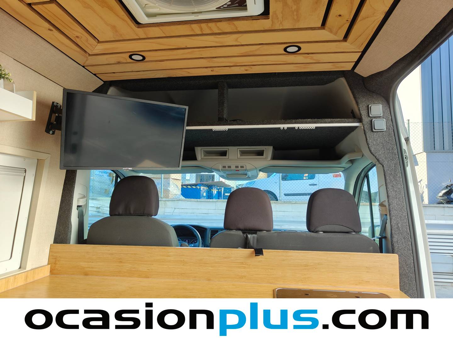 Volkswagen Crafter Volkswagen Crafter 30 Furgón Batalla Media L3H2 2.0 TDI (140 CV) manual