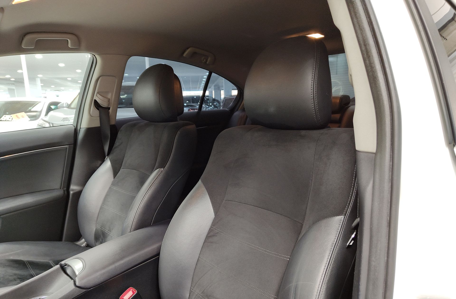 Toyota Avensis 140 Advance - foto 6