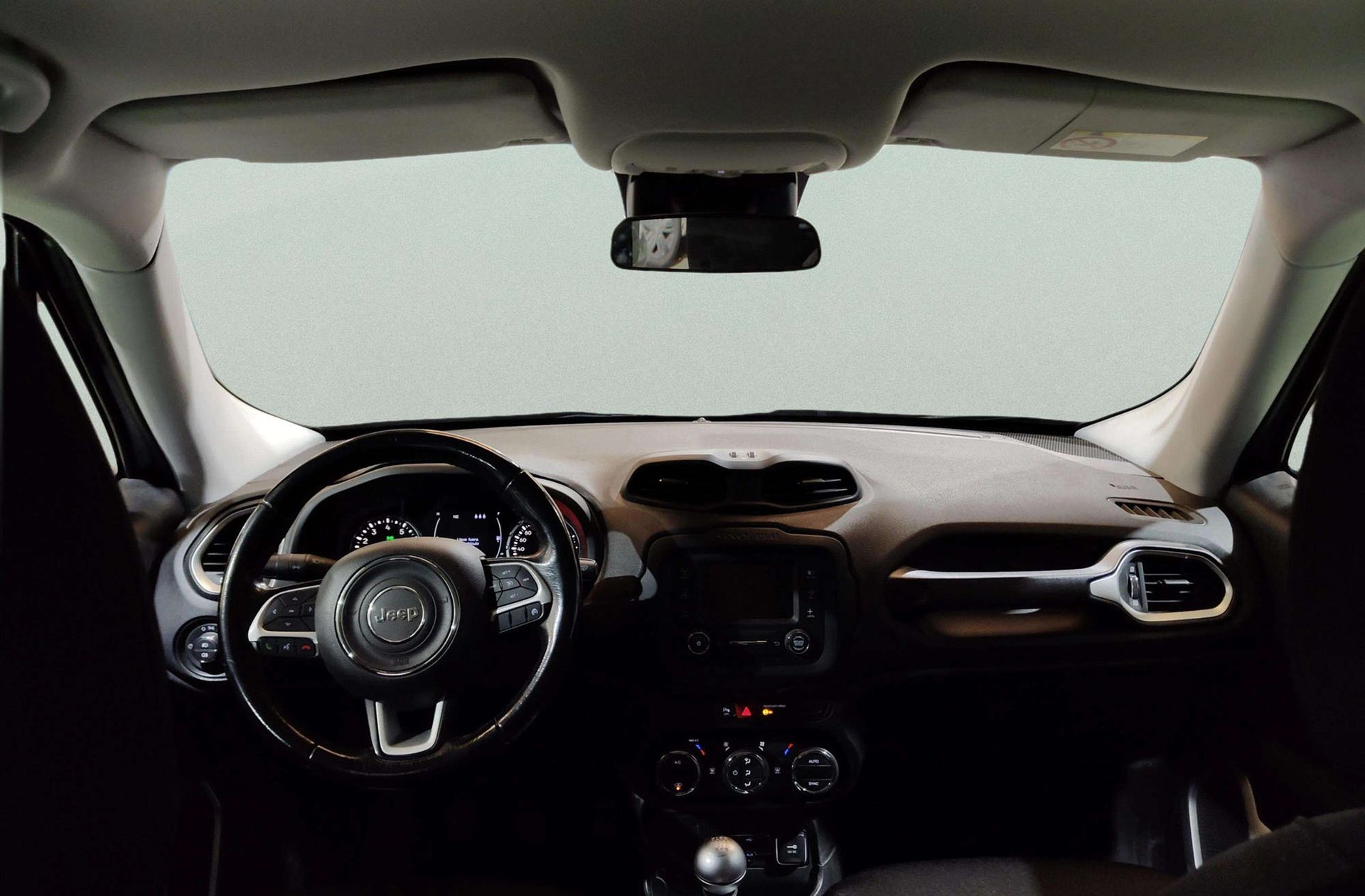 Jeep Renegade 1.4 MultiAir Longitude 4x2 - foto 6