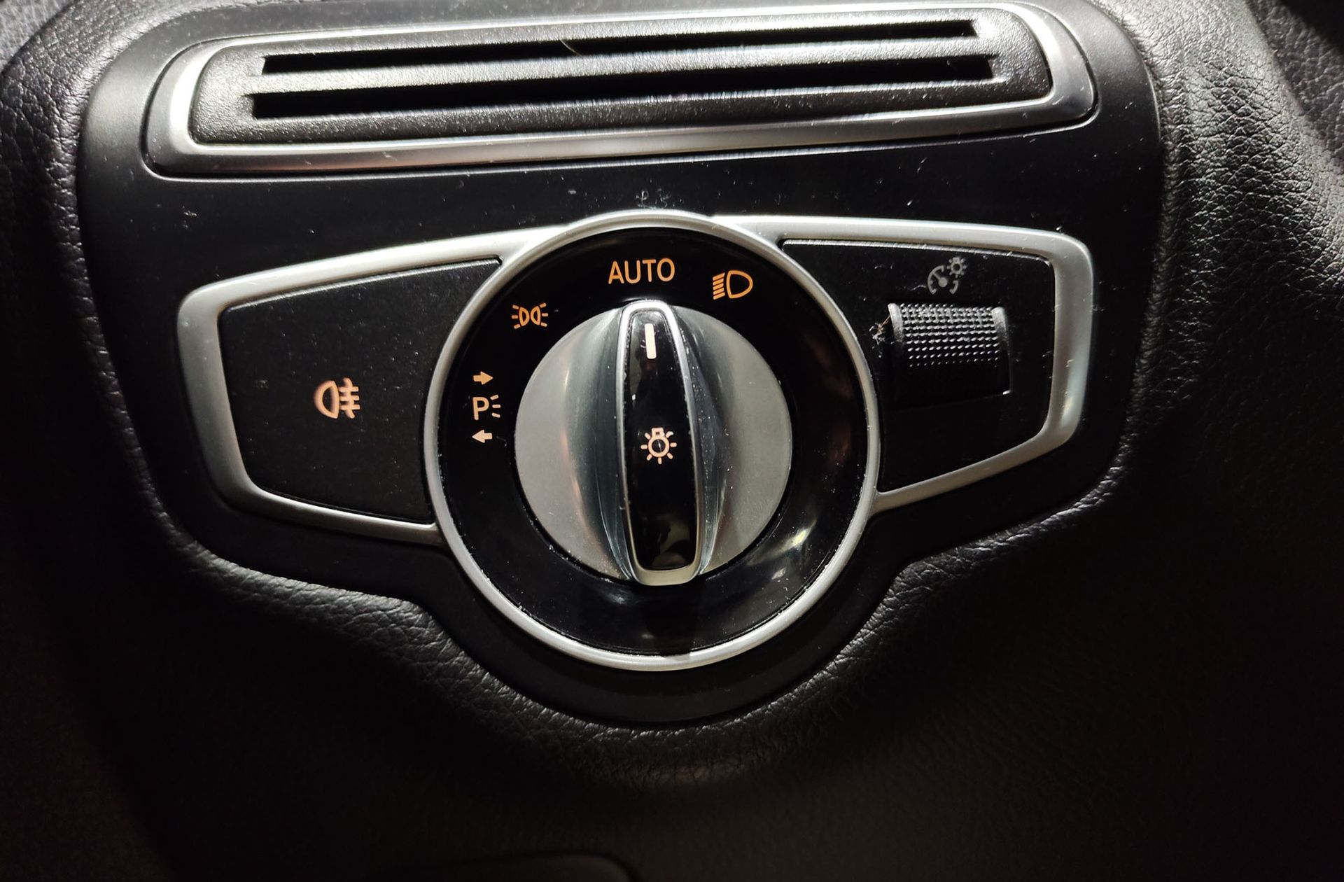 Mercedes-Benz Clase C C Coupe 220 d AMG Line - foto 9