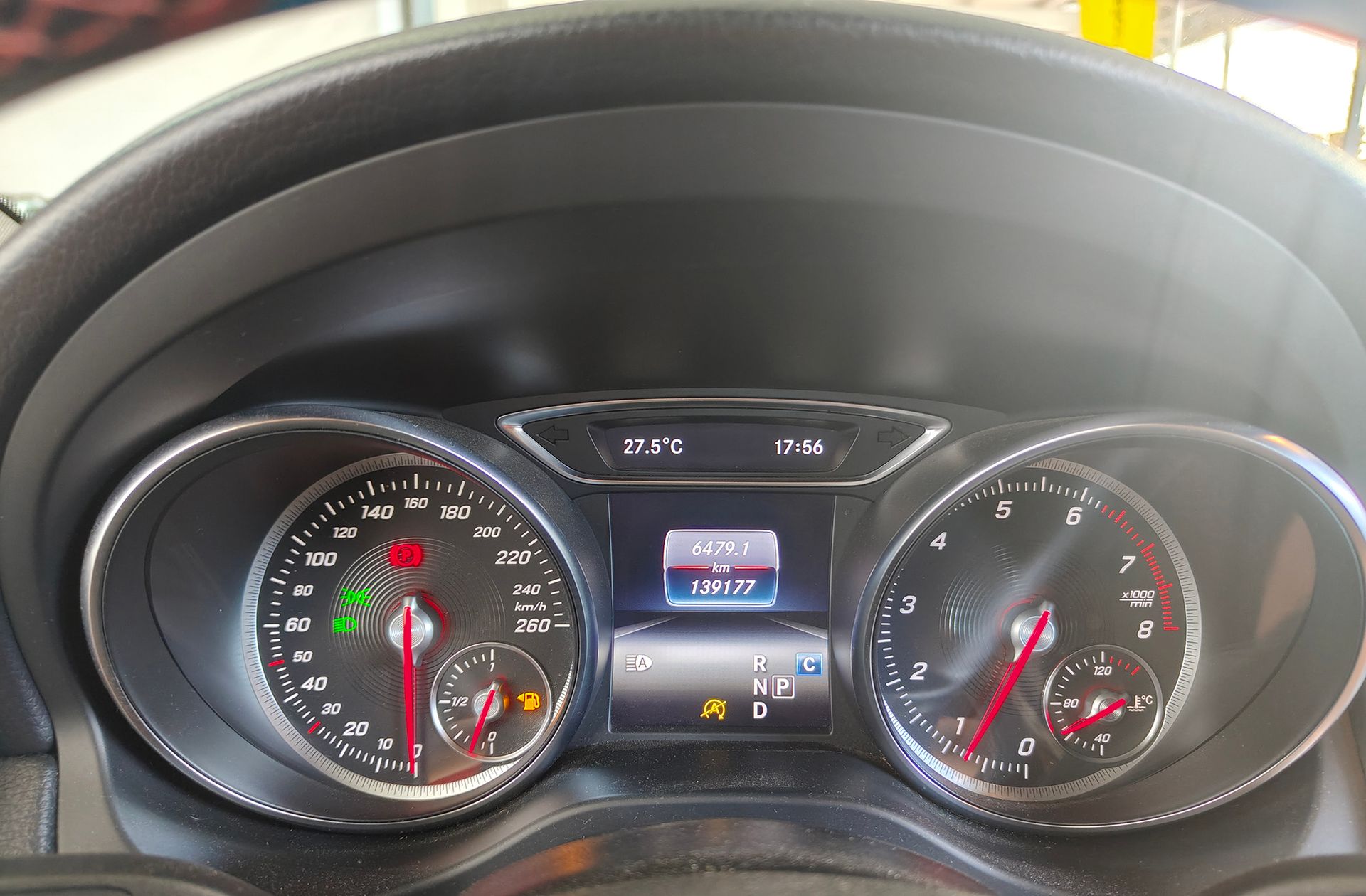 Mercedes-Benz GLA 180 Pack AMG - foto 23
