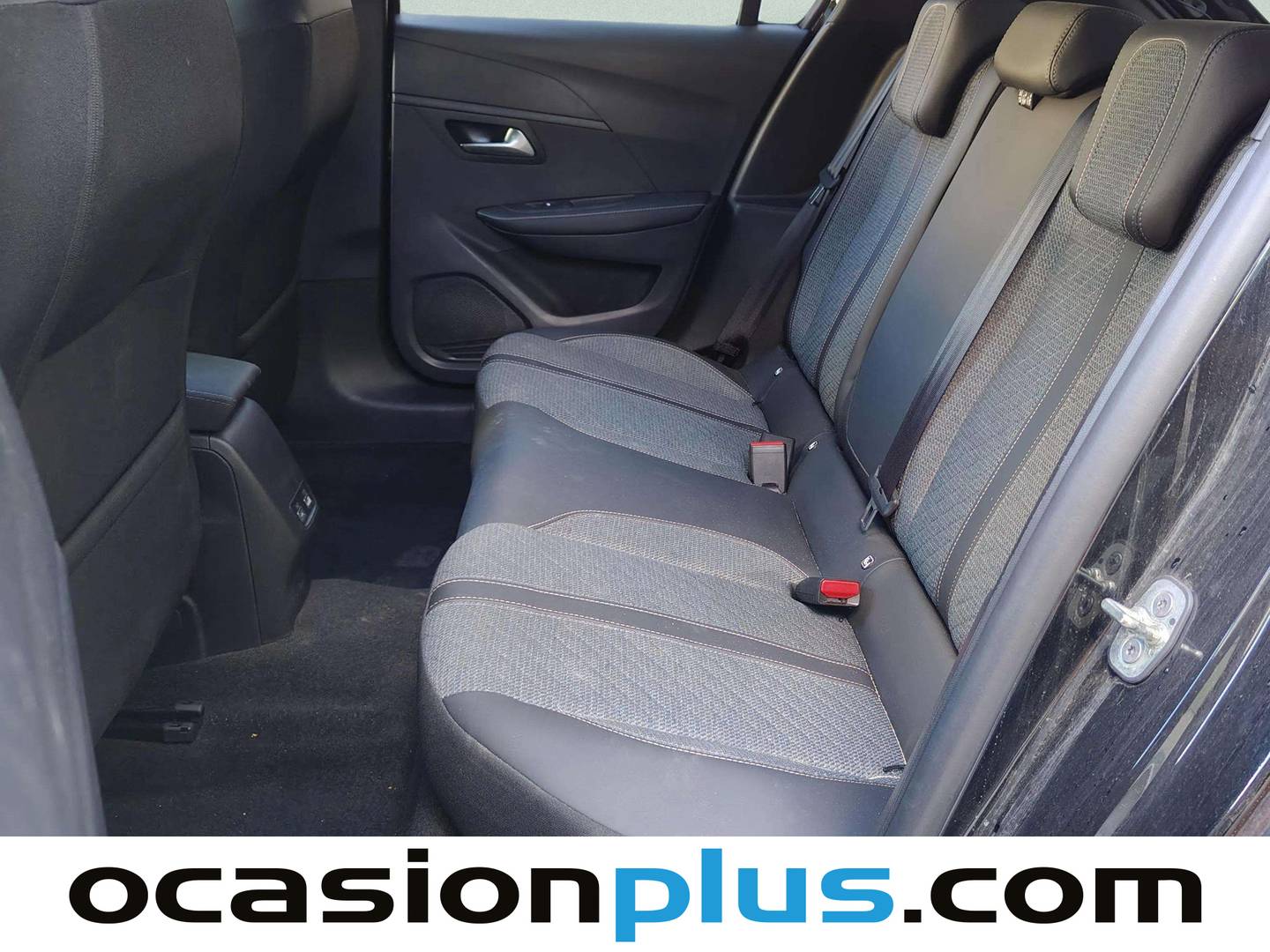 Foto asientos traseros Peugeot 208 Peugeot 208 PureTech 100 Allure (100 CV)