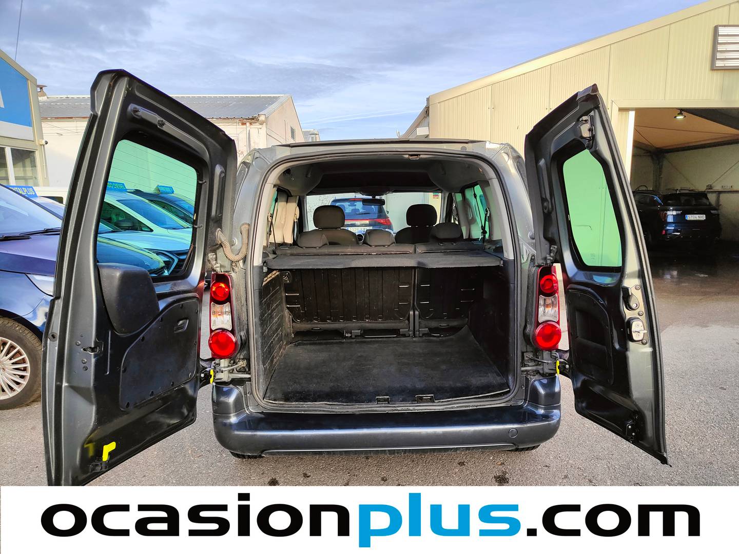 Foto Peugeot Partner Peugeot Partner Tepee BlueHDi 100 Active (100 CV)