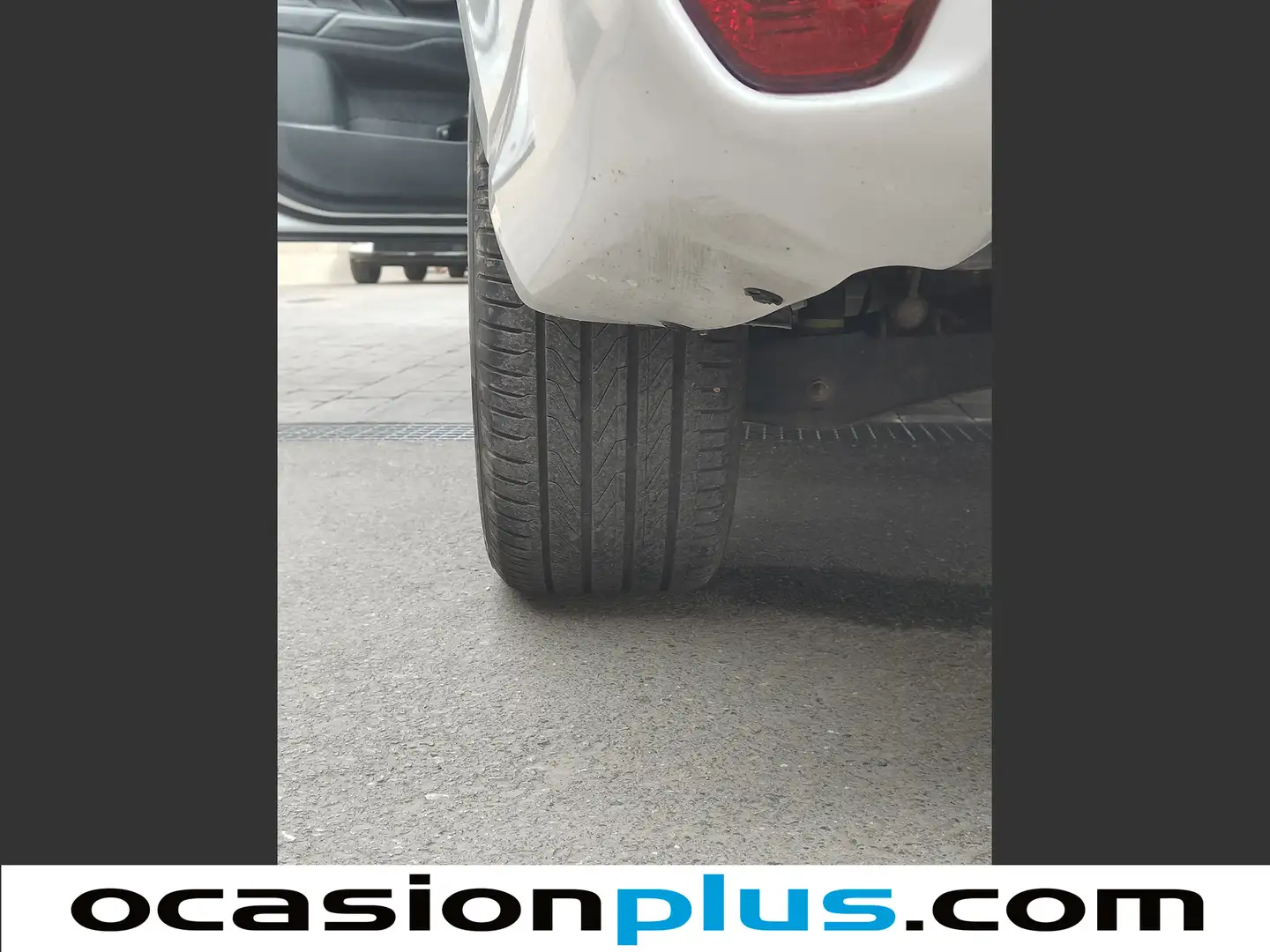 Foto Mitsubishi Outlander Mitsubishi Outlander 2.0 PHEV Kaiteki 4WD Auto (203 CV)