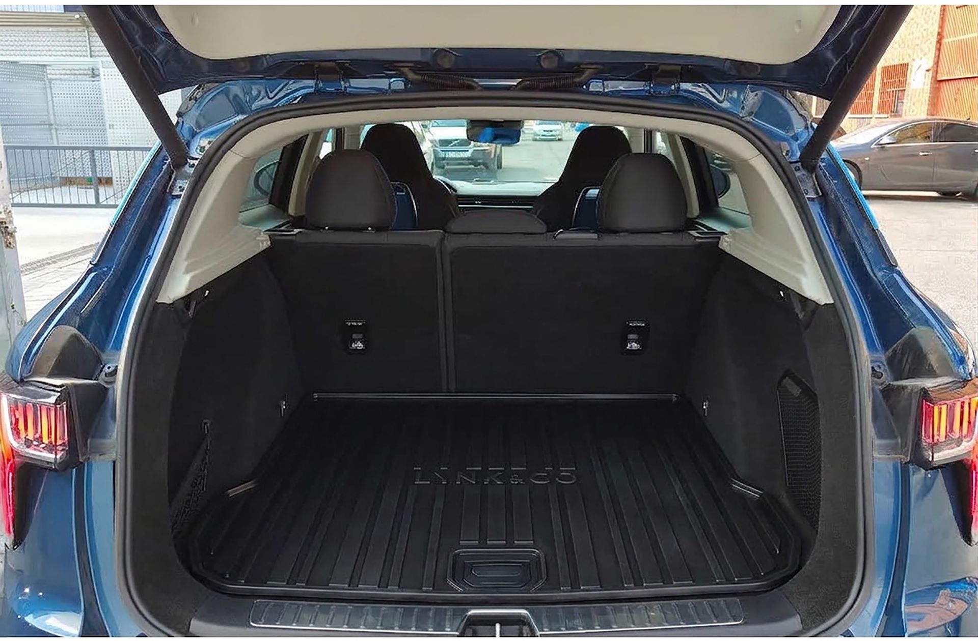 Lynk & Co 01 1.5 PHEV - foto 25