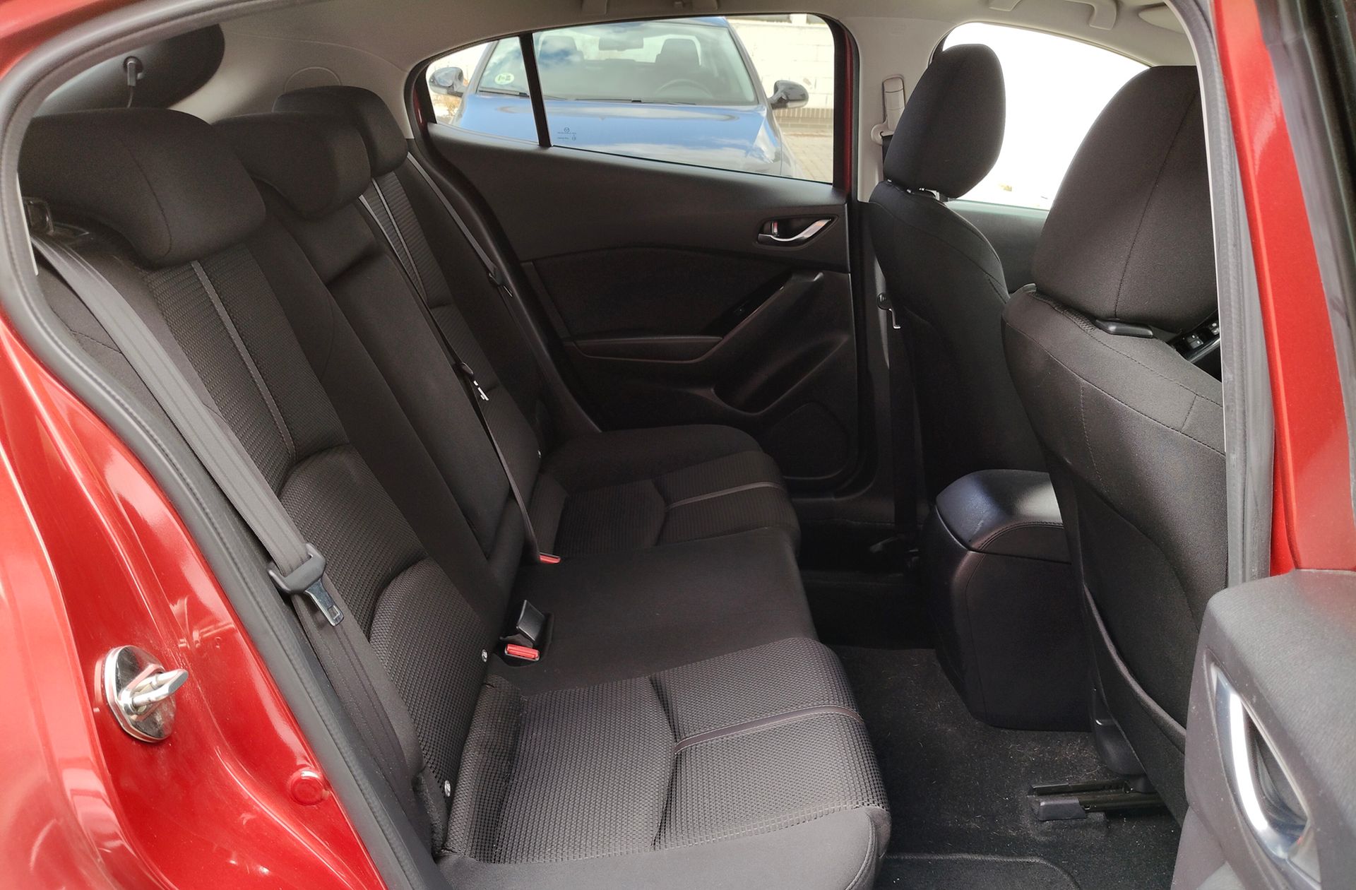 Mazda Mazda3 2.0 GE Black Tech Edition - foto 17