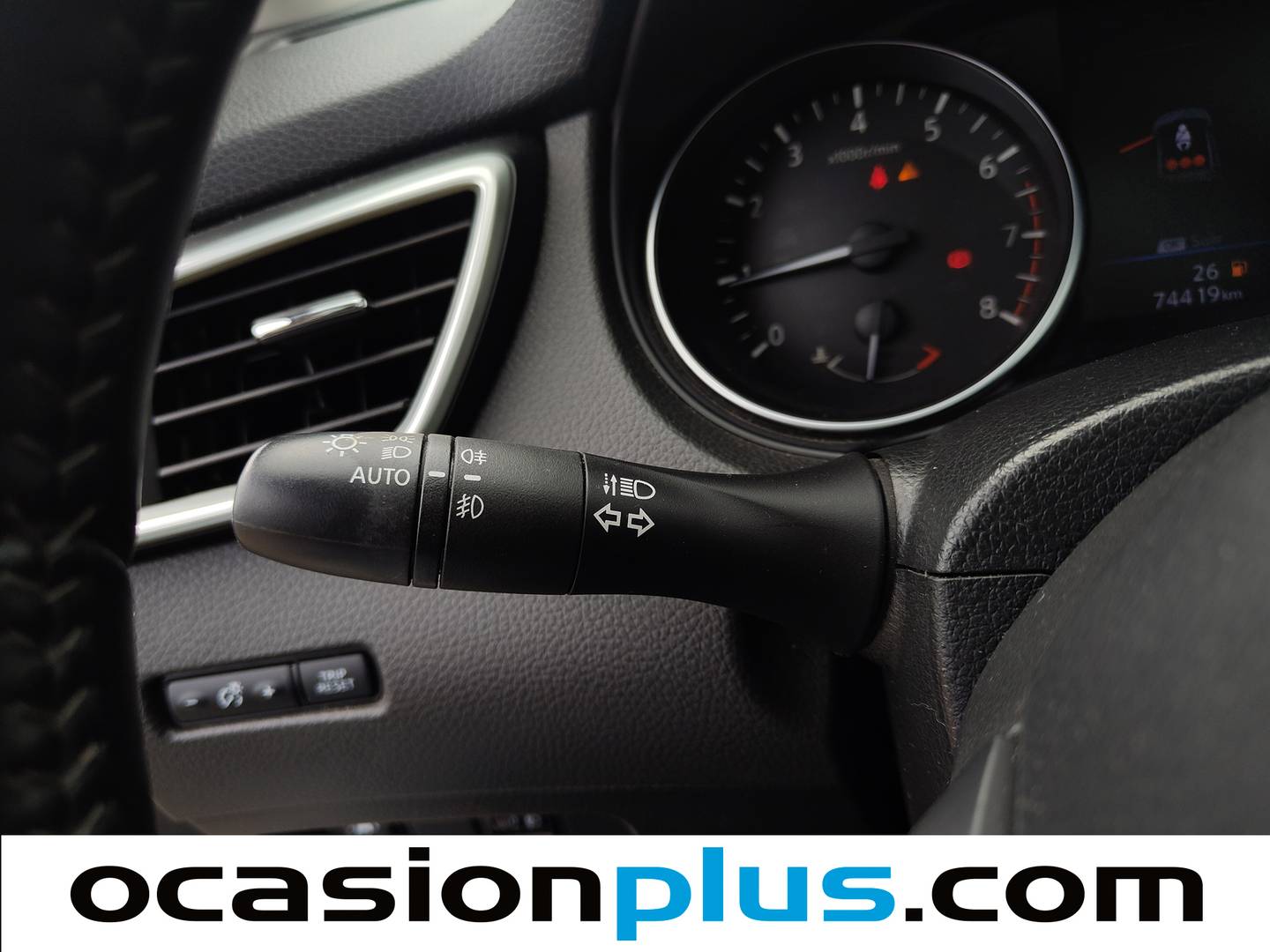 Equipamiento del Nissan QASHQAI Nissan Qashqai DIG-T 140 N-Connecta (140 CV)