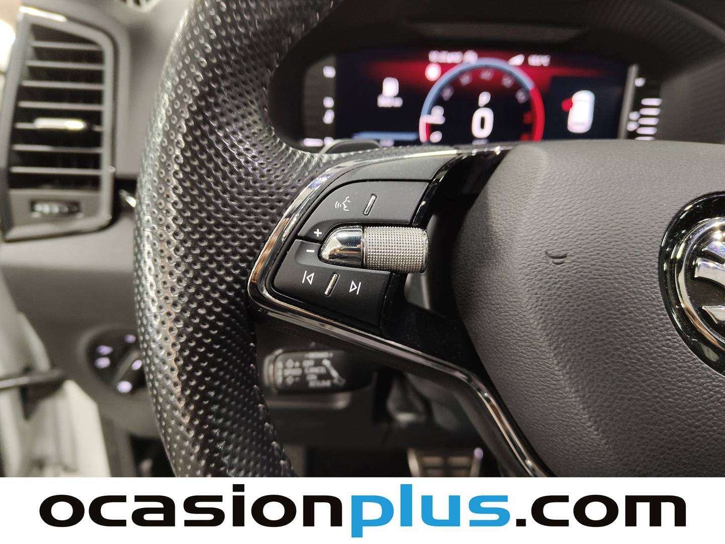 Skoda Karoq Skoda Karoq 1.5 TSI ACT Sportline DSG  (150 CV) seminuevo