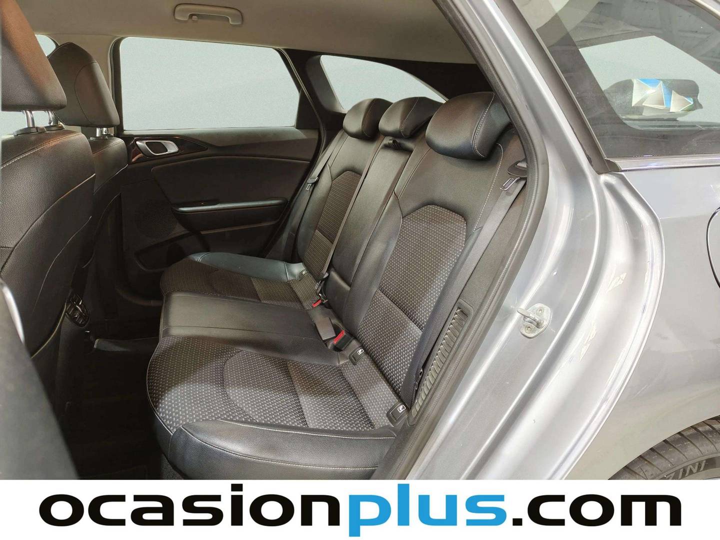 Foto asientos traseros KIA Ceed Tourer KIA Ceed Tourer 1.6 GDi PHEV eTech (141 CV)