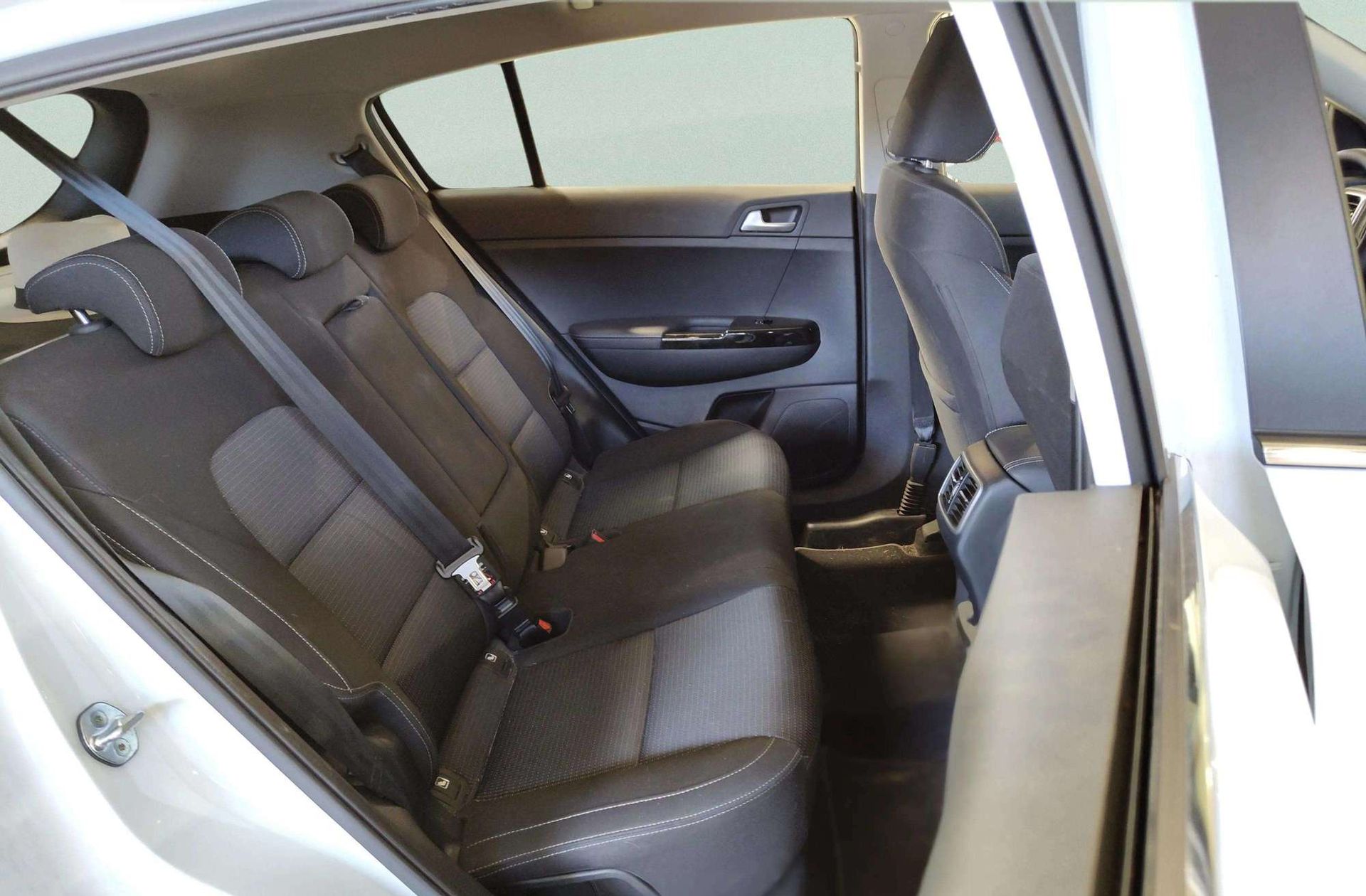 Kia Sportage 1.6 GDi Drive 4x2 - foto 18