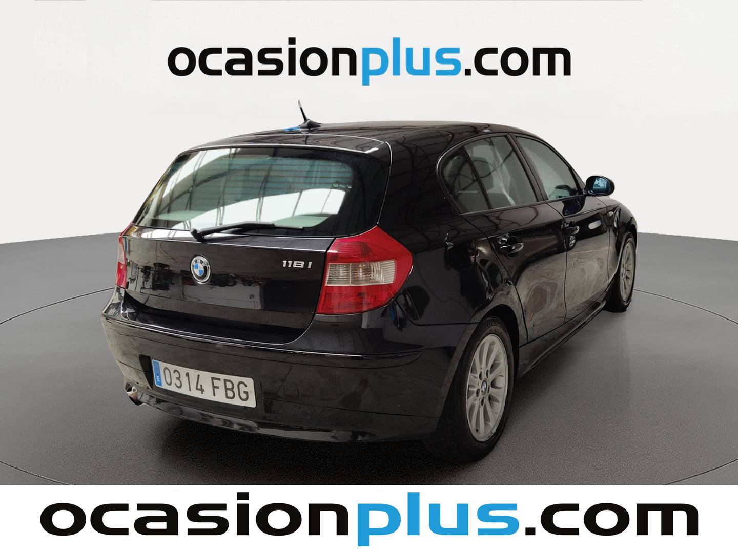 Foto trasera BMW Serie 1 BMW Serie 1 118i (129 CV) derecha