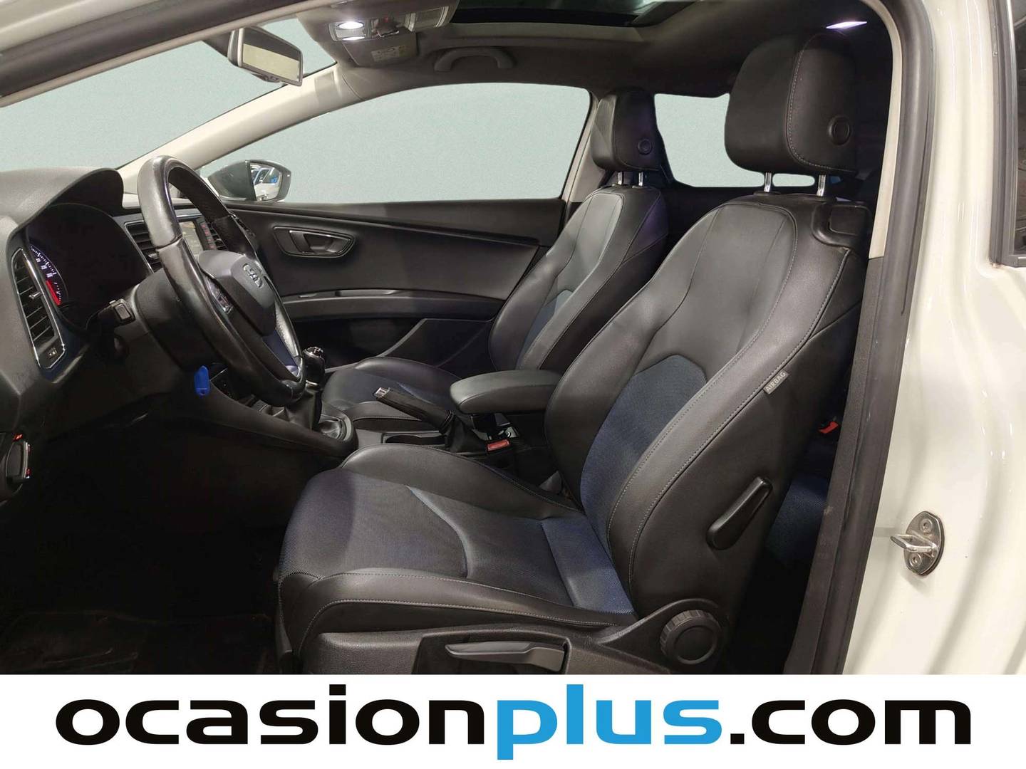 Foto asientos delanteros Seat León Seat León SC 1.6 TDI S&S Style Connect Blue (110 CV)