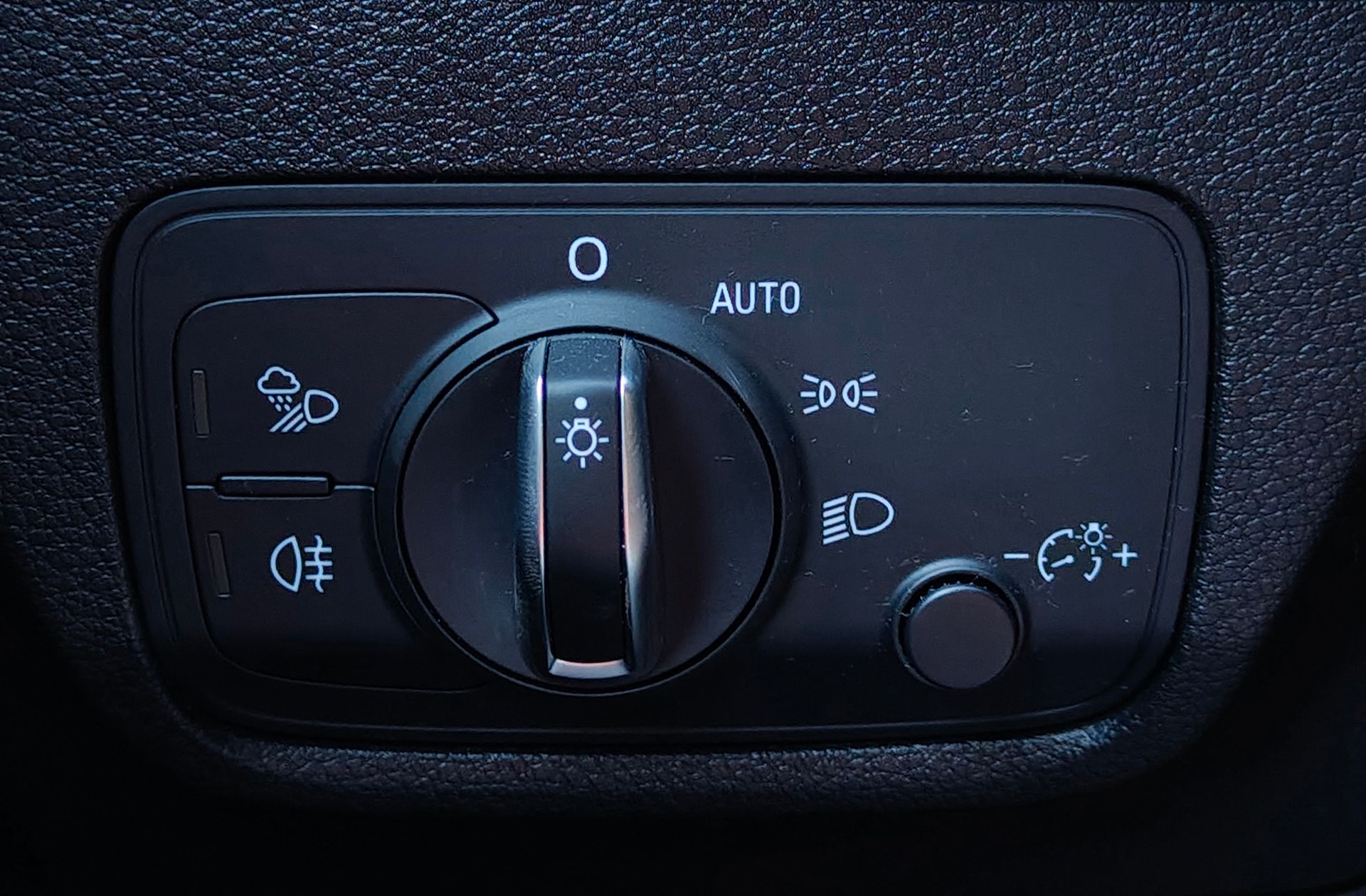 Audi Q2 design 30 TDI - foto 25