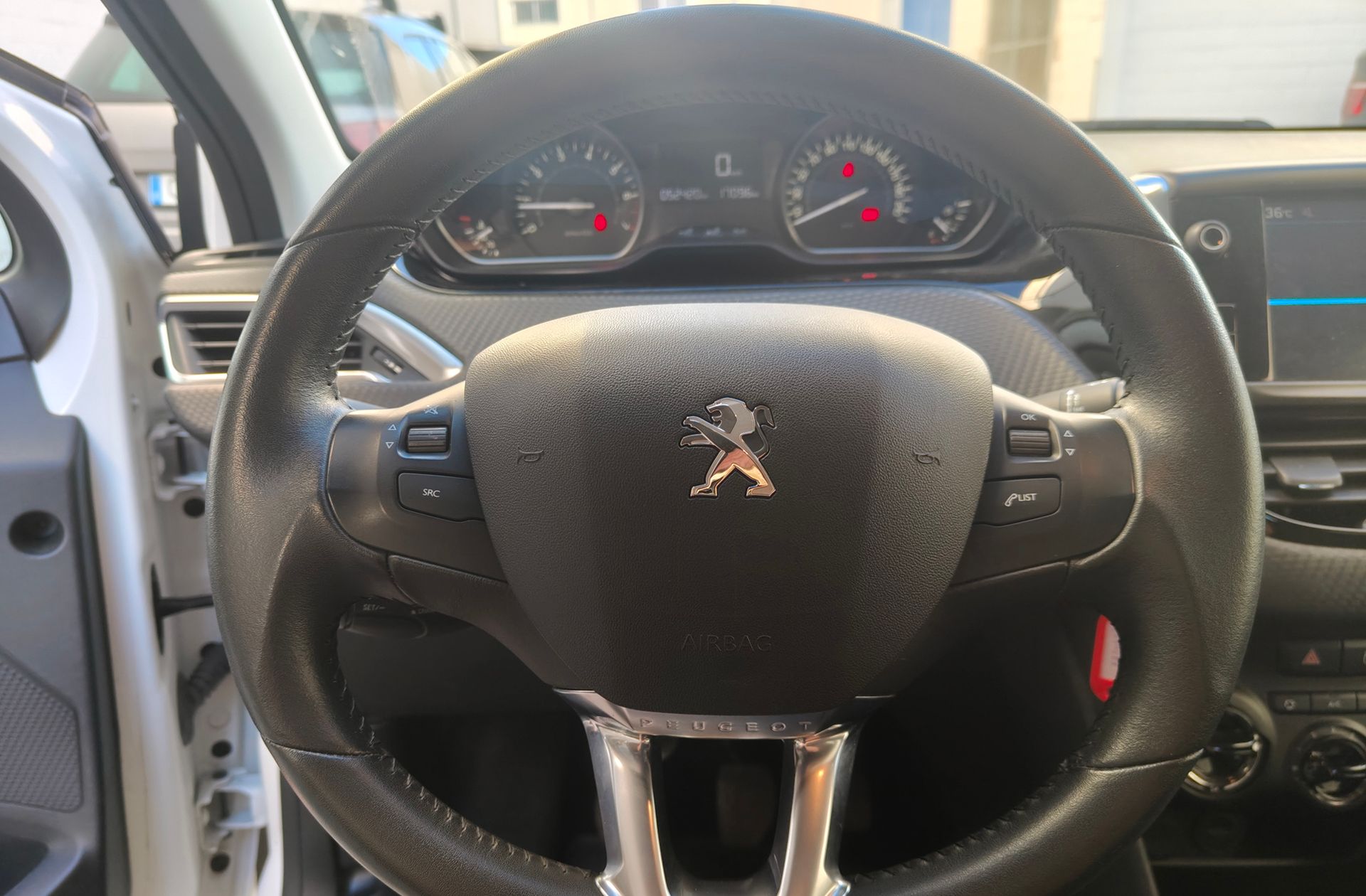 Peugeot 208 PureTech Signature - foto 18