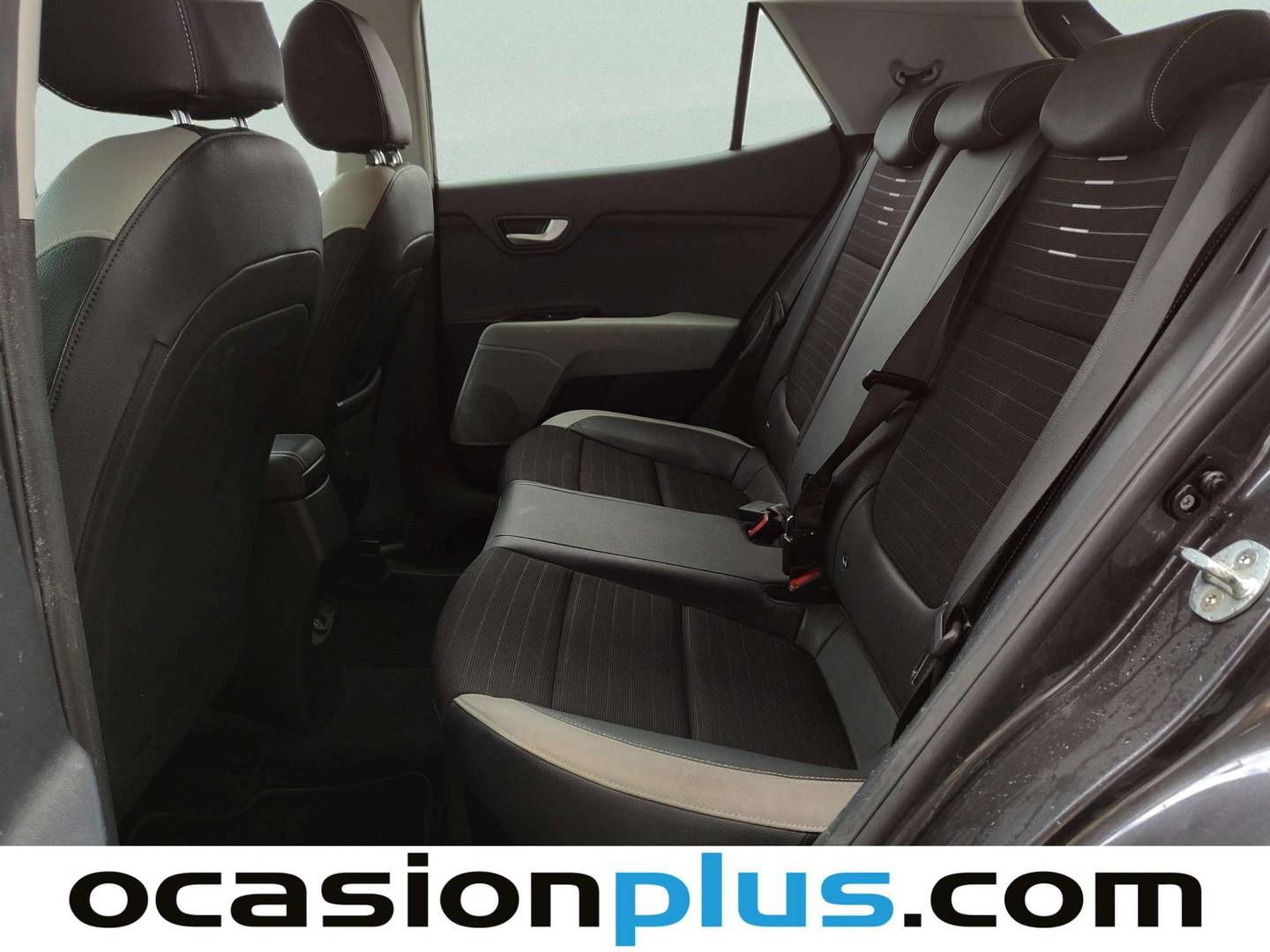 Foto asientos traseros KIA Stonic KIA Stonic 1.0 T-GDi Tech DCT (120 CV)