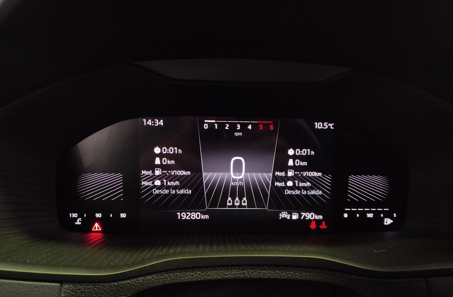 Škoda Karoq 2.0 TDI Selection - foto 20