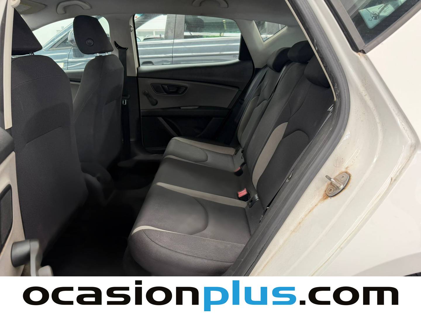 Foto asientos traseros Seat León Seat León 1.6 TDI S&S Reference (105 CV)