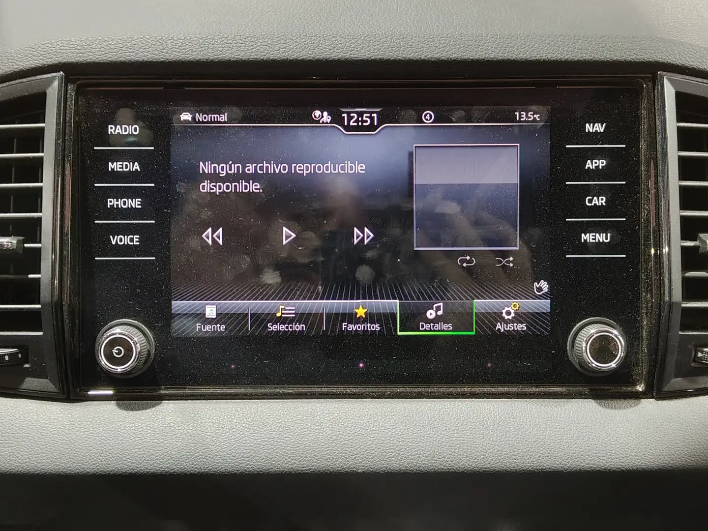 Foto Skoda Karoq Skoda Karoq 1.5 TSI ACT Sportline DSG (150 CV)