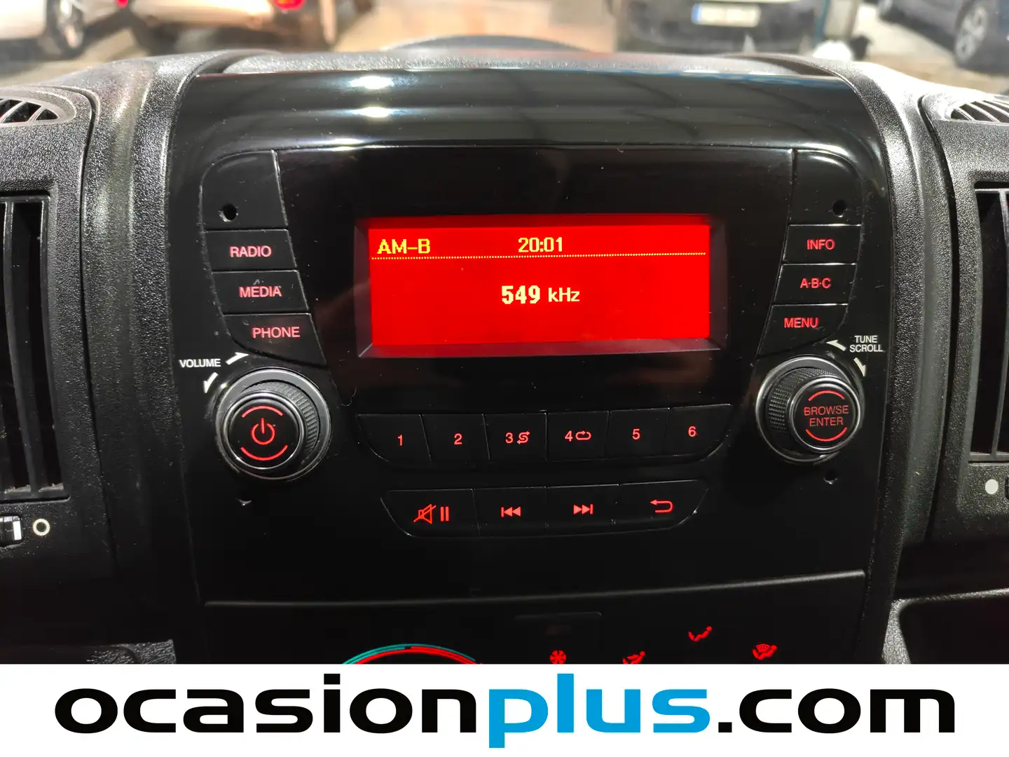 Foto Citroën Jumper Citroen Jumper BlueHDi 130 35 L3H2 (131 CV)